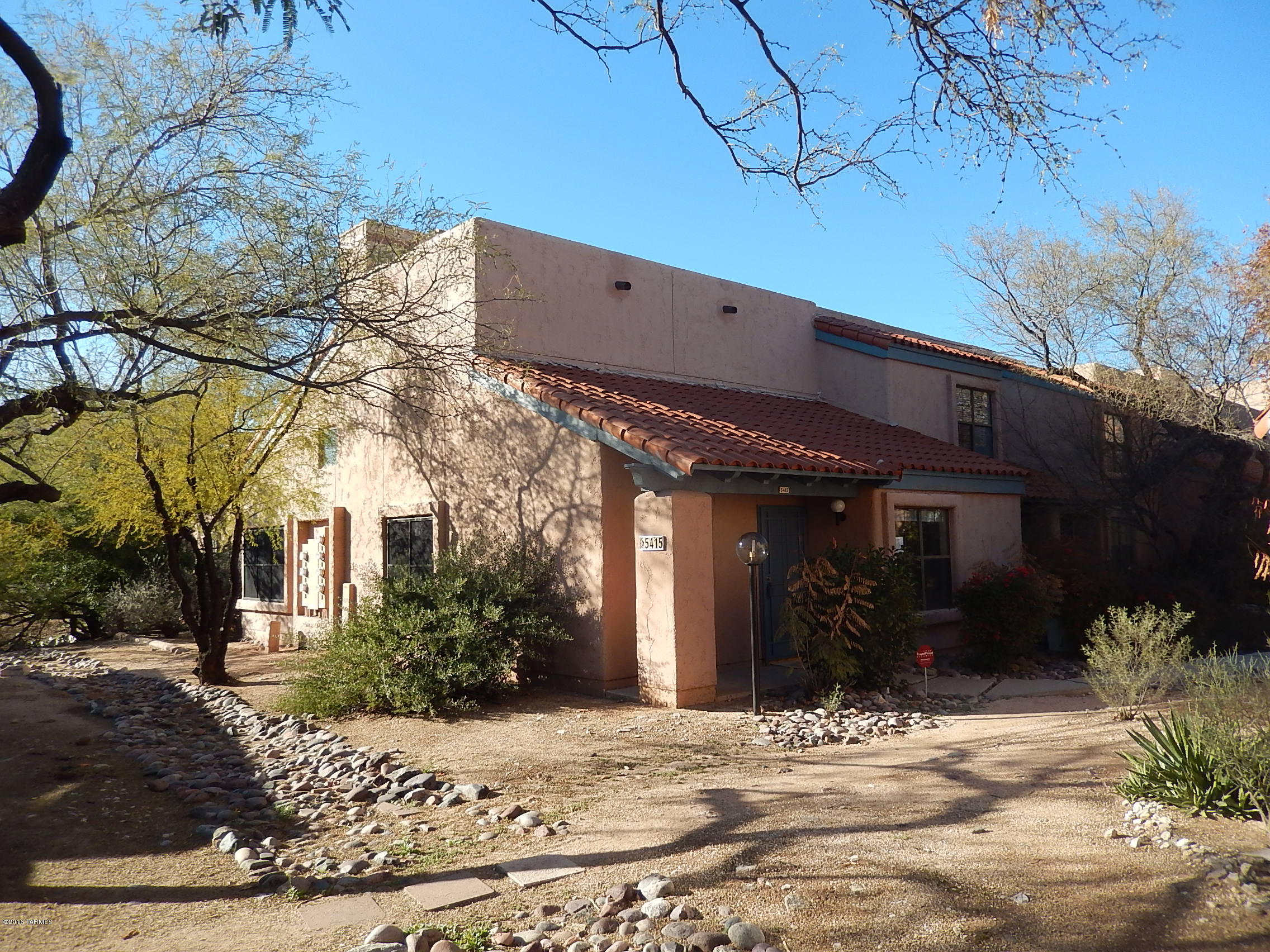 Freddie Mac - Very desirable single story end unit that backs up to Desert common area.  This is a lovely 2 bedroom, 2 bath, living room with FP, covered patio and all stainless steel appliances.  New decorator two-tone paint and new carpet.  Will not last long at this price for foothills living. This home offered in as is condition with no repairs being made by seller.  NO SPDS/CLUE Report and no warranties expressed or implied.  Buyer to verify all information.