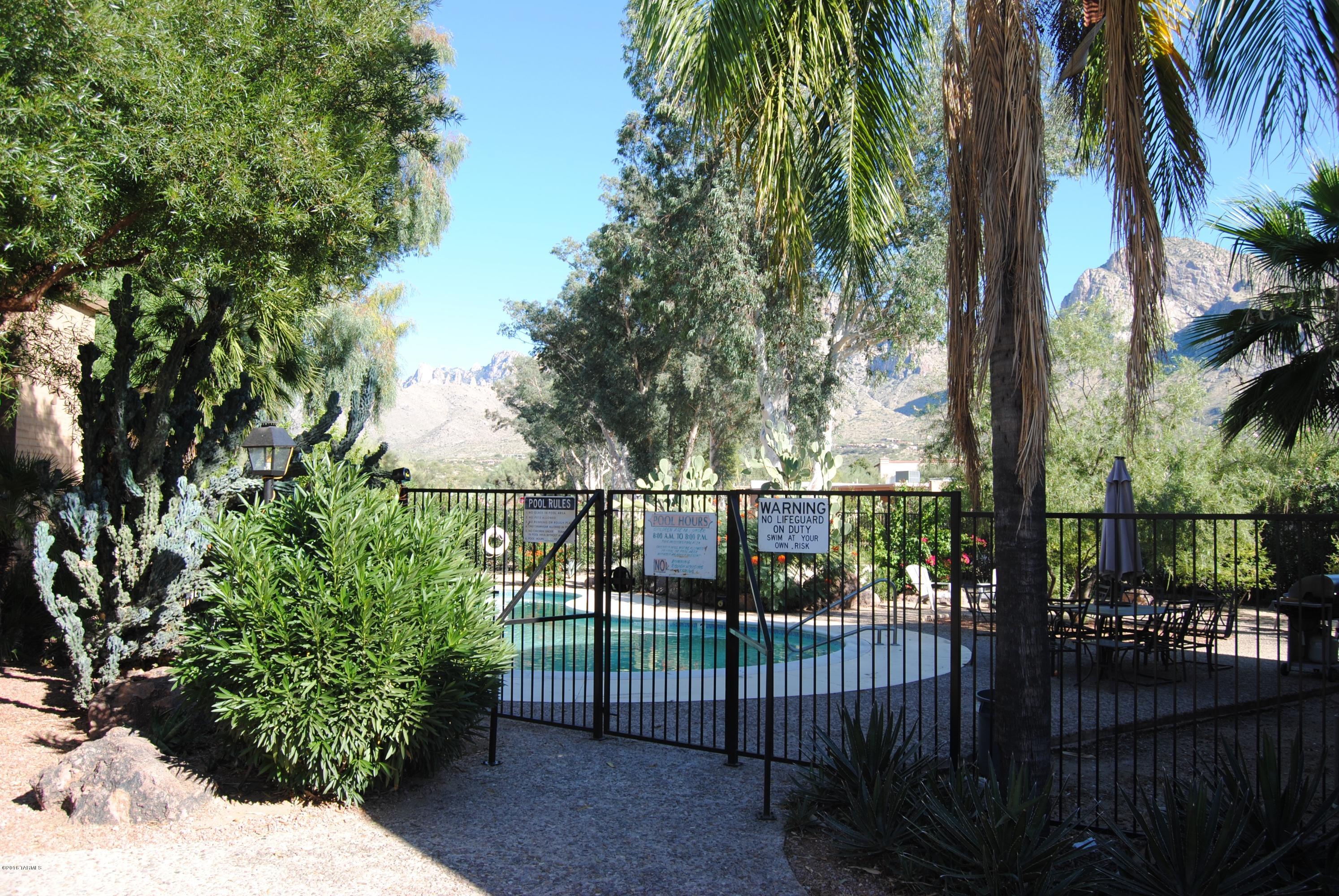 Cancha Del Golf - Residential