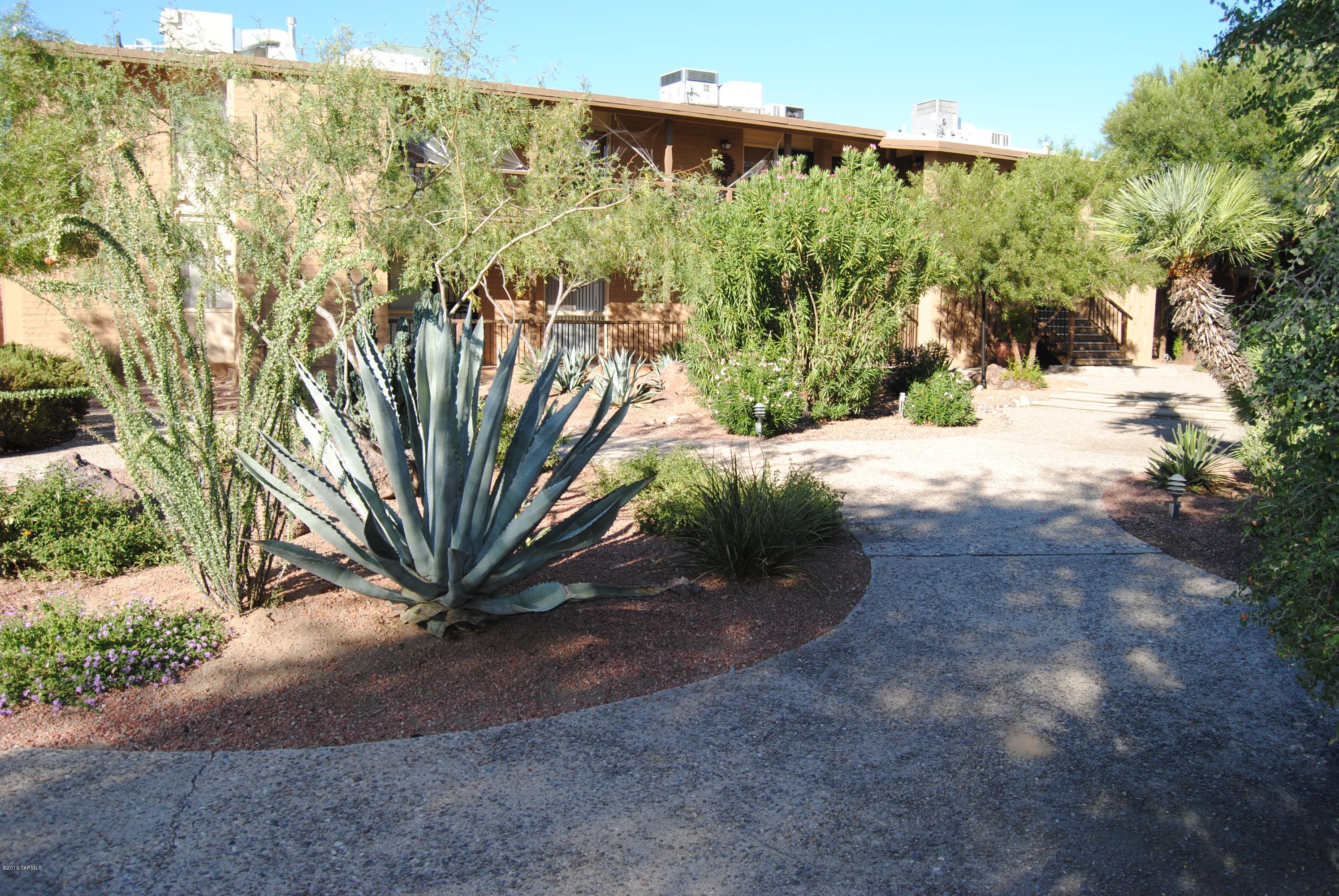 Cancha Del Golf - Residential