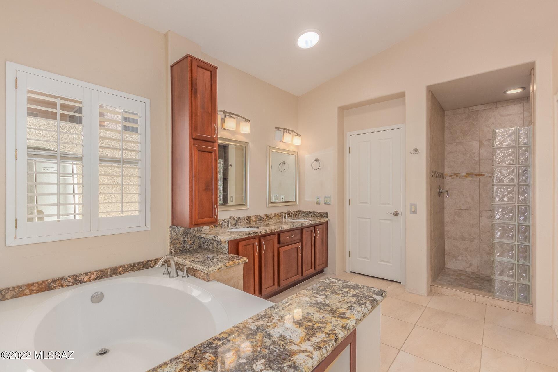 Ridge At La Reserve (The) - Residential Lease