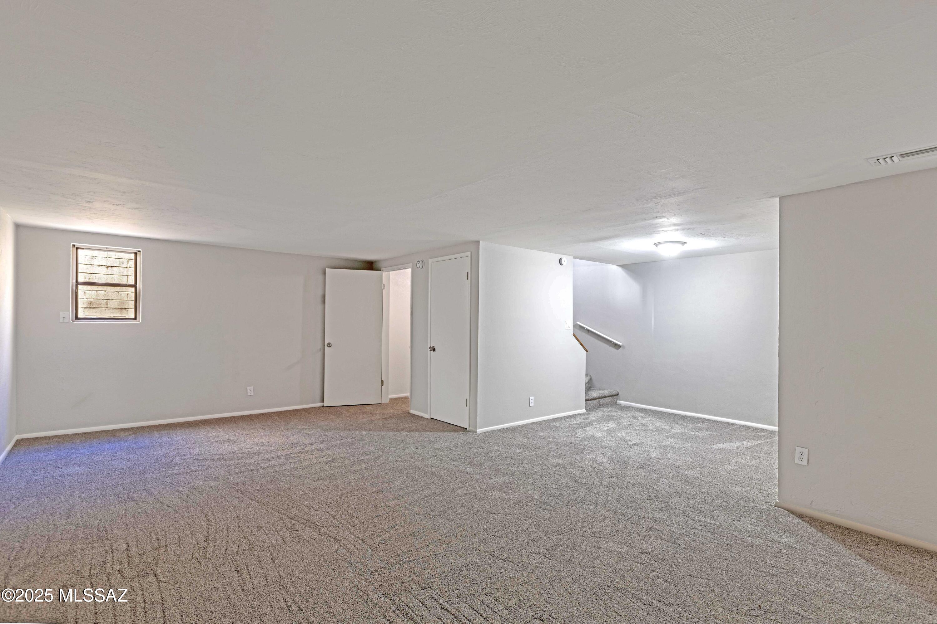 Rolling Hills Towne House - Residential