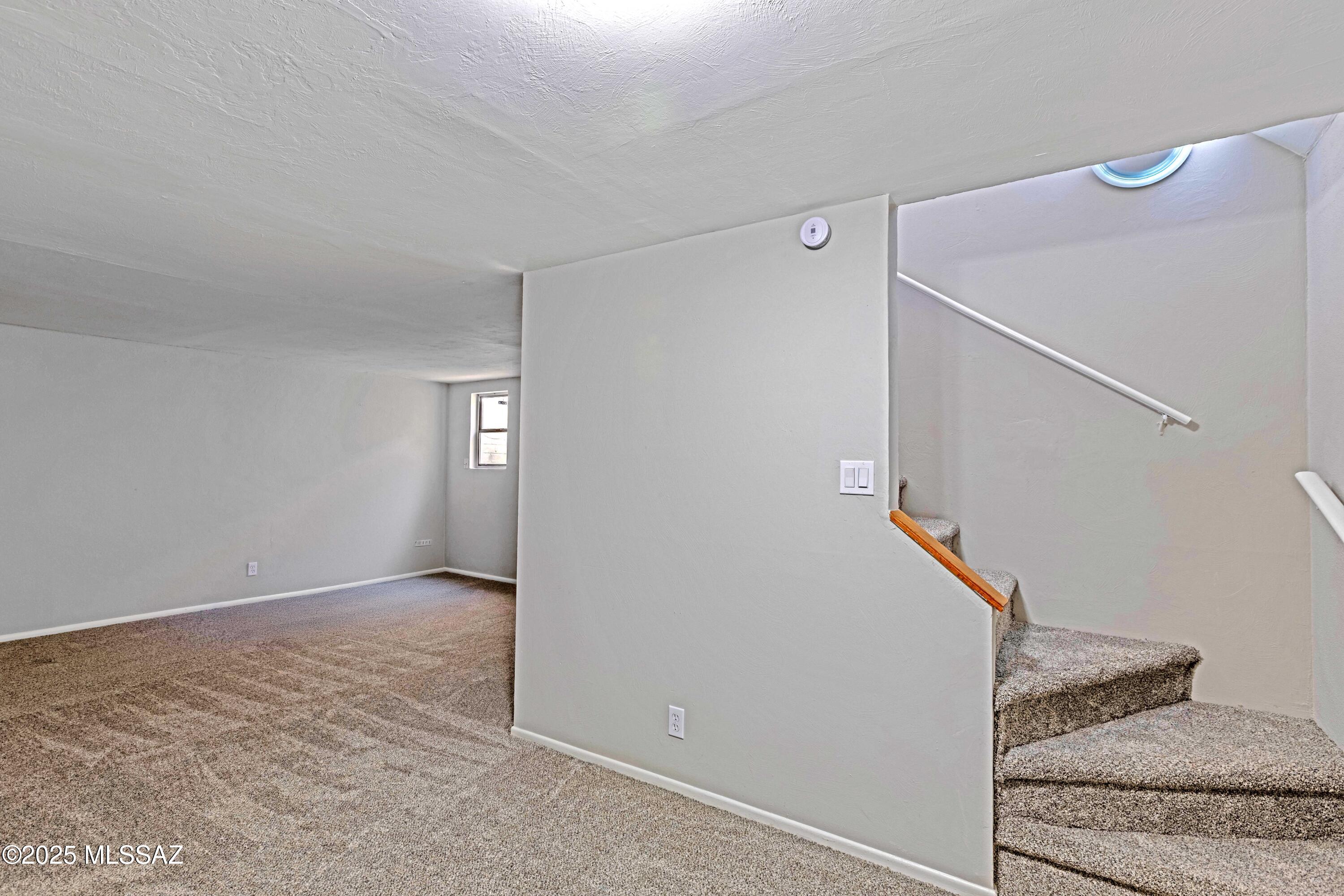 Rolling Hills Towne House - Residential