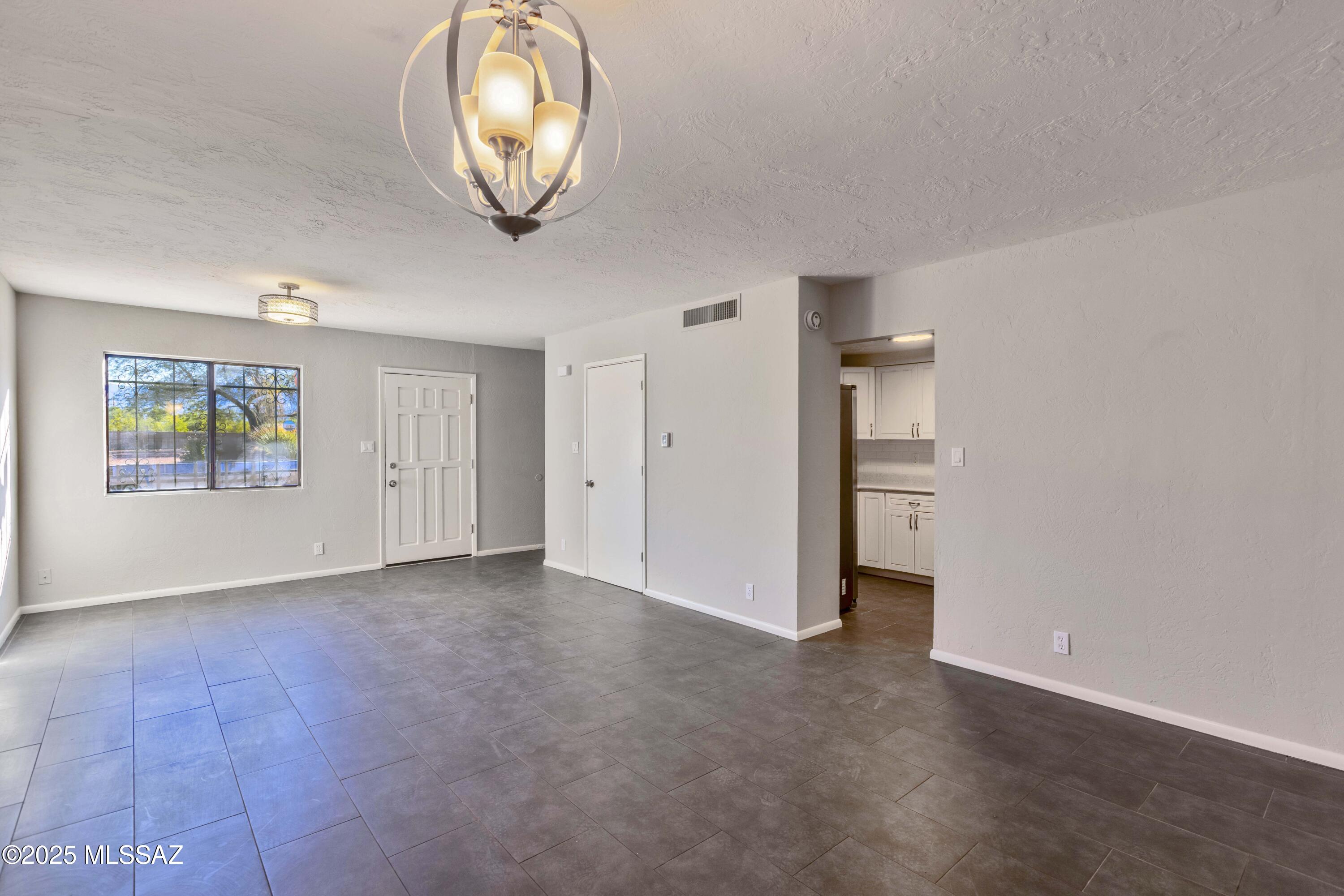 Rolling Hills Towne House - Residential