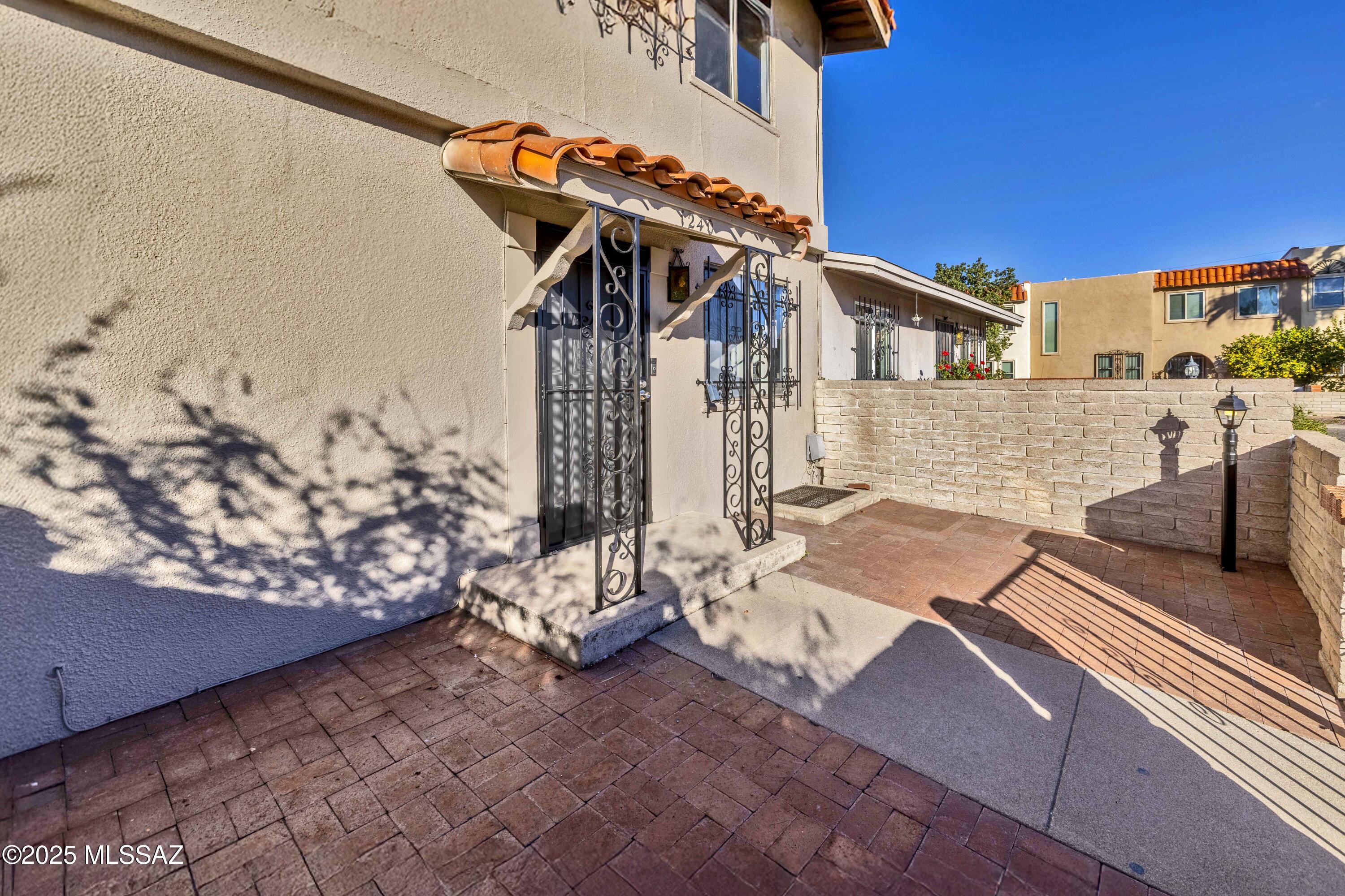 Rolling Hills Towne House - Residential