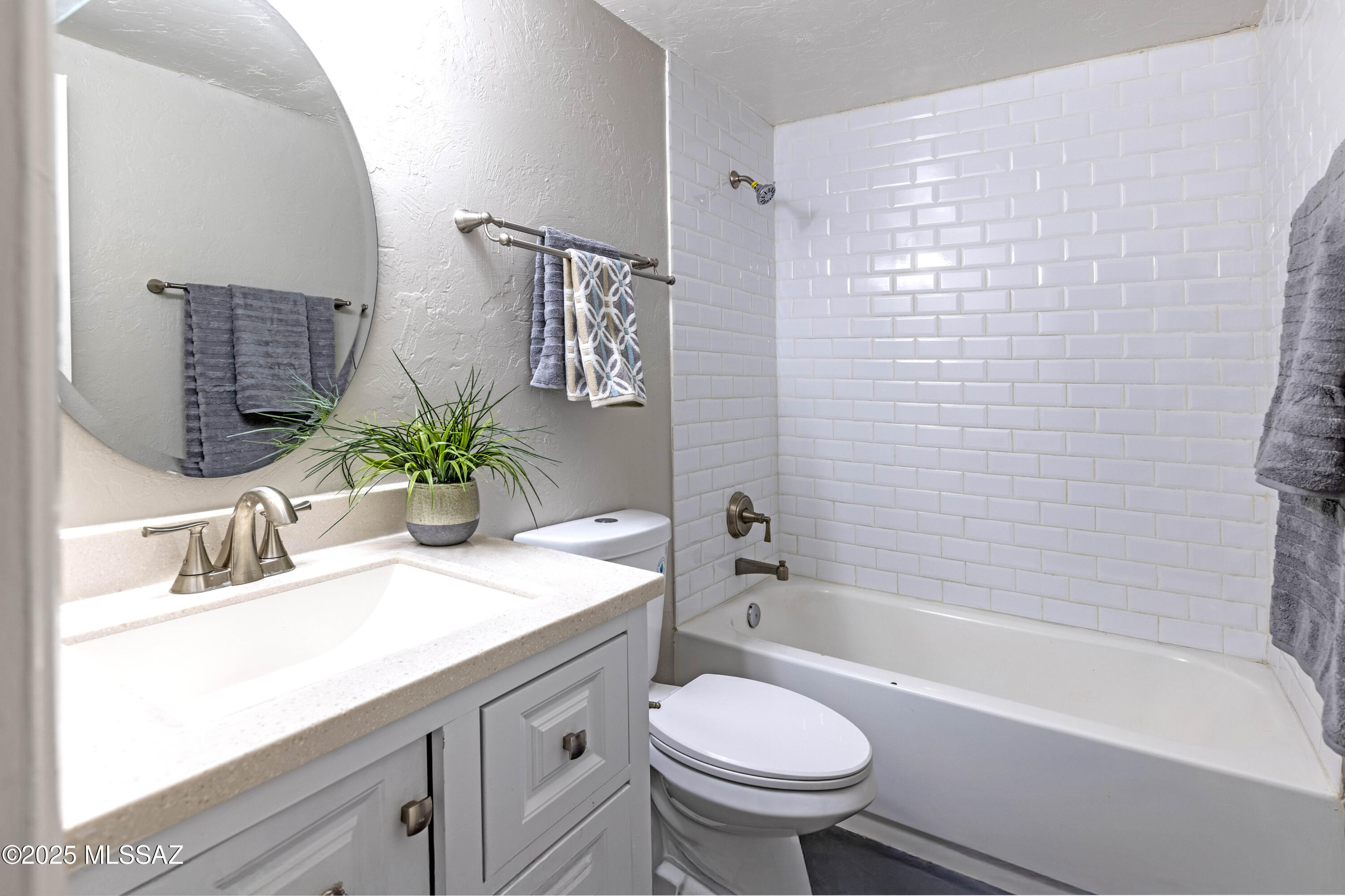 Rolling Hills Towne House - Residential