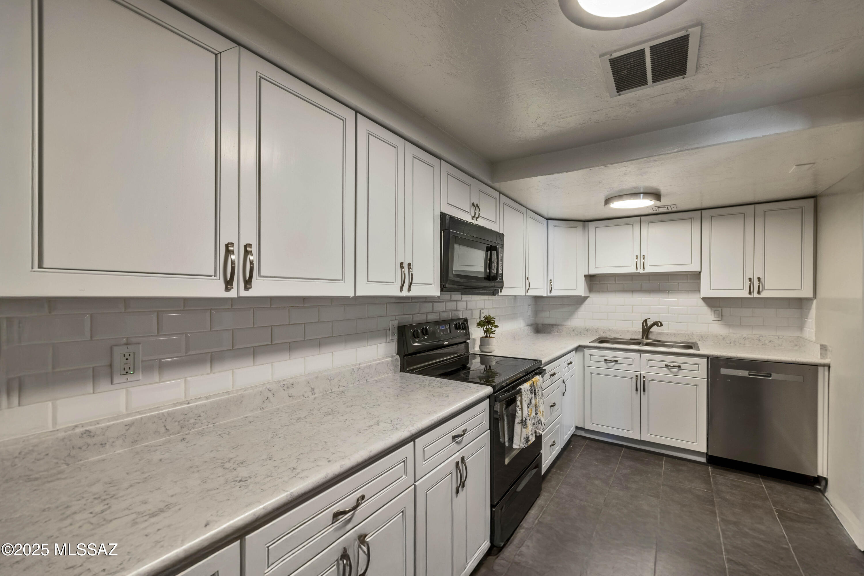 Rolling Hills Towne House - Residential