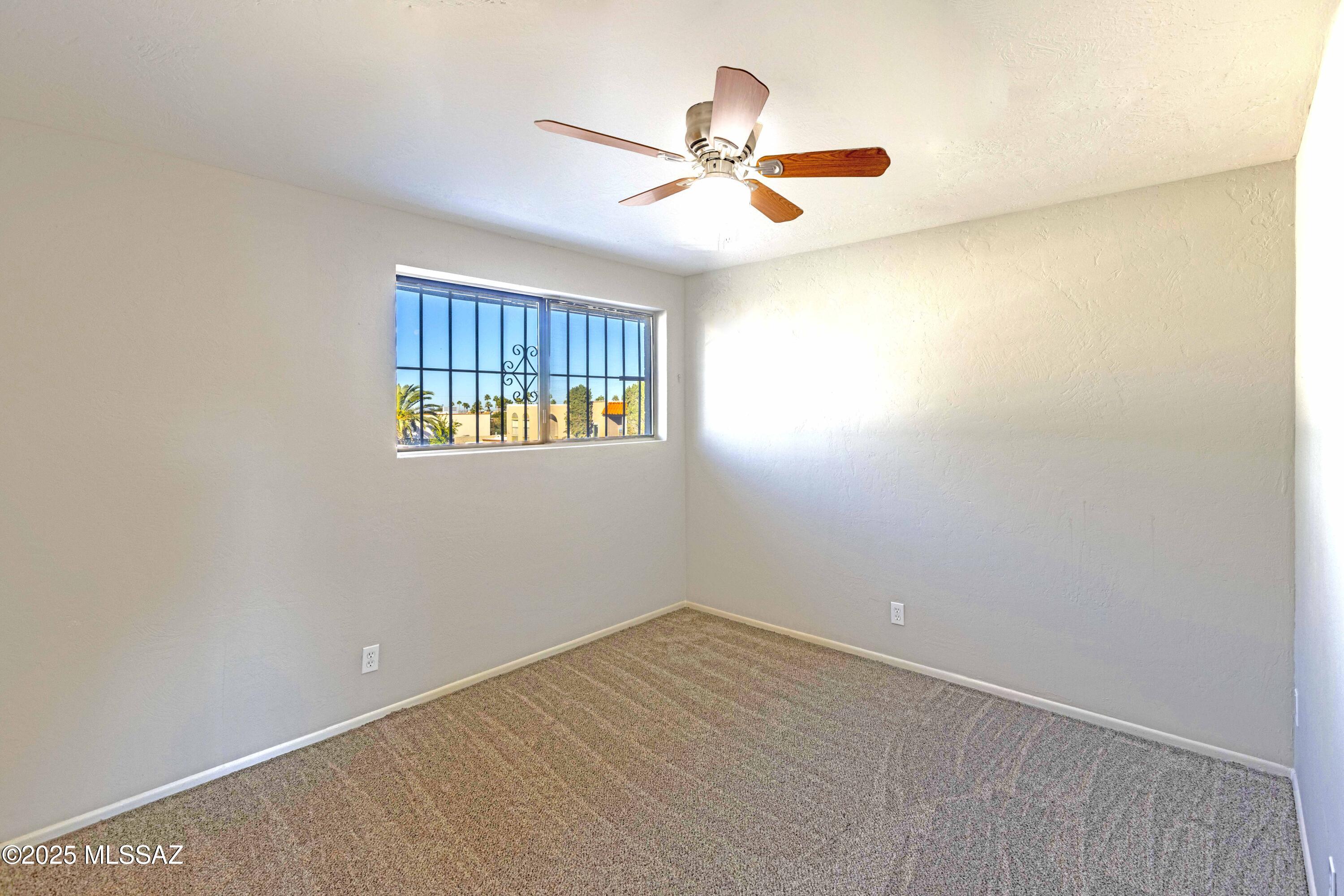 Rolling Hills Towne House - Residential