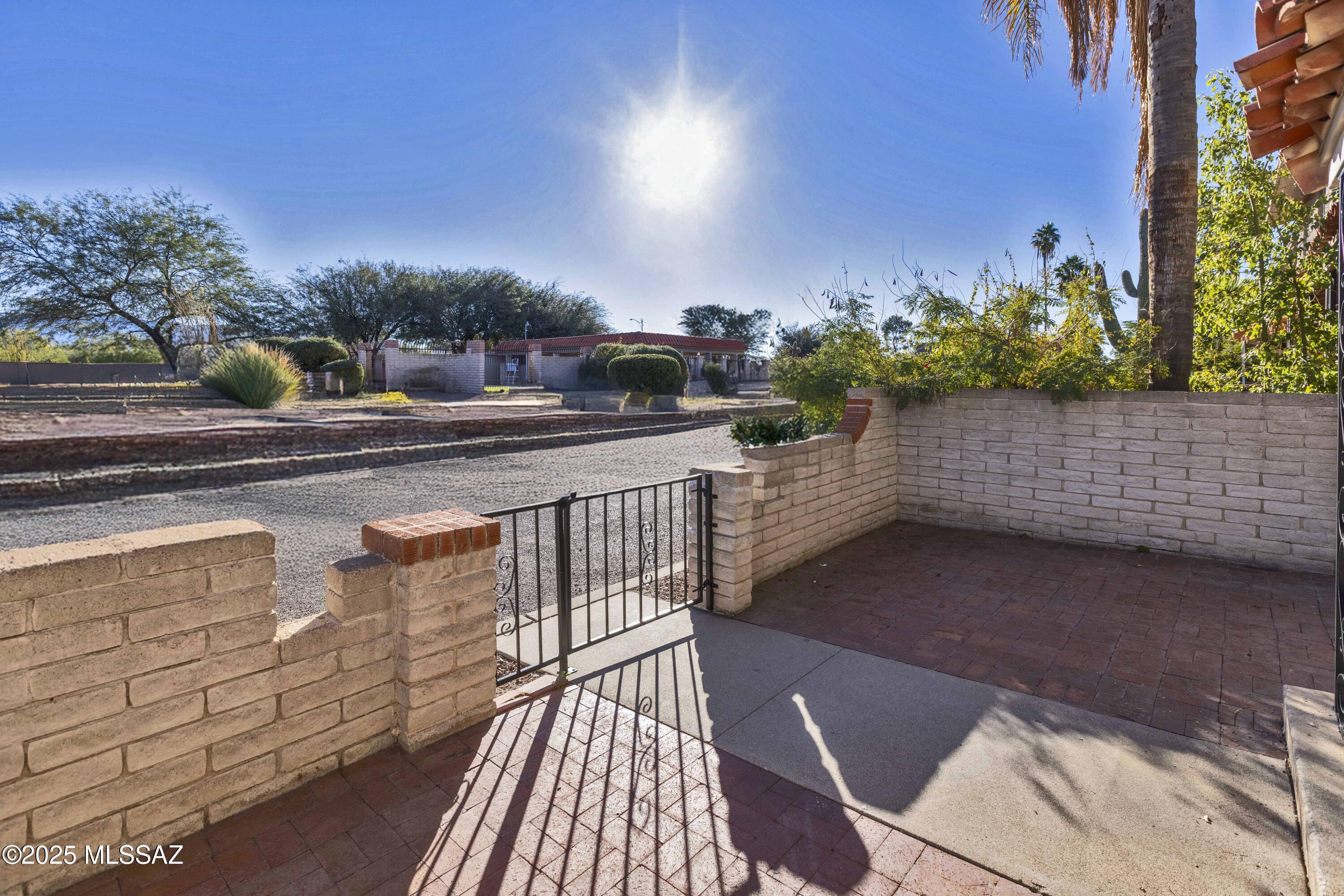 Rolling Hills Towne House - Residential