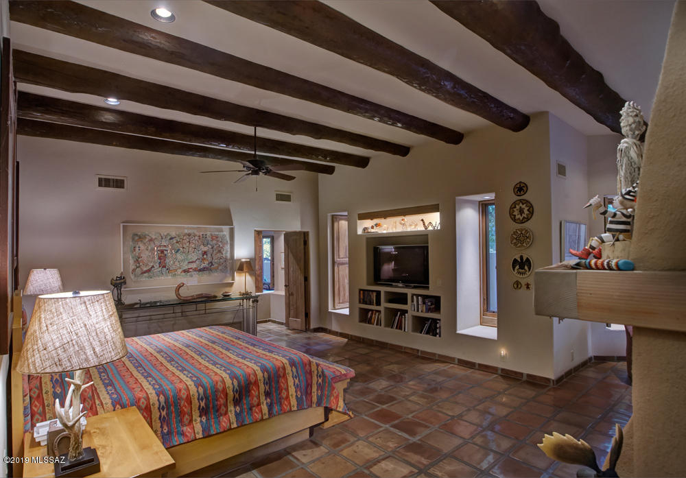 La Cienega (1-17) - Residential