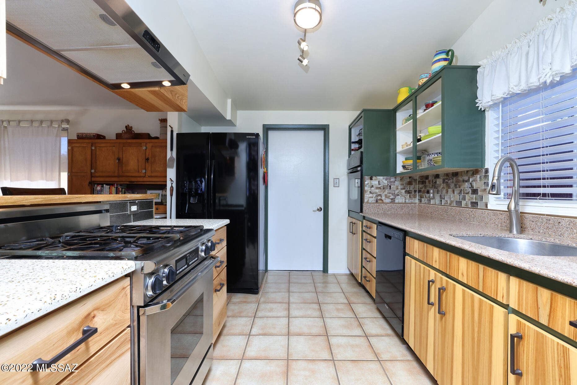 Longview Estates (194-470) - Residential