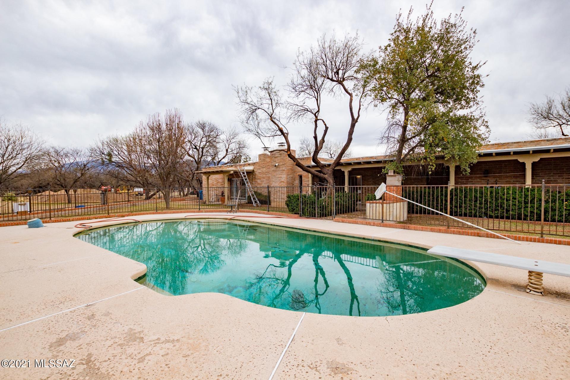 Tanque Verde Village - Residential