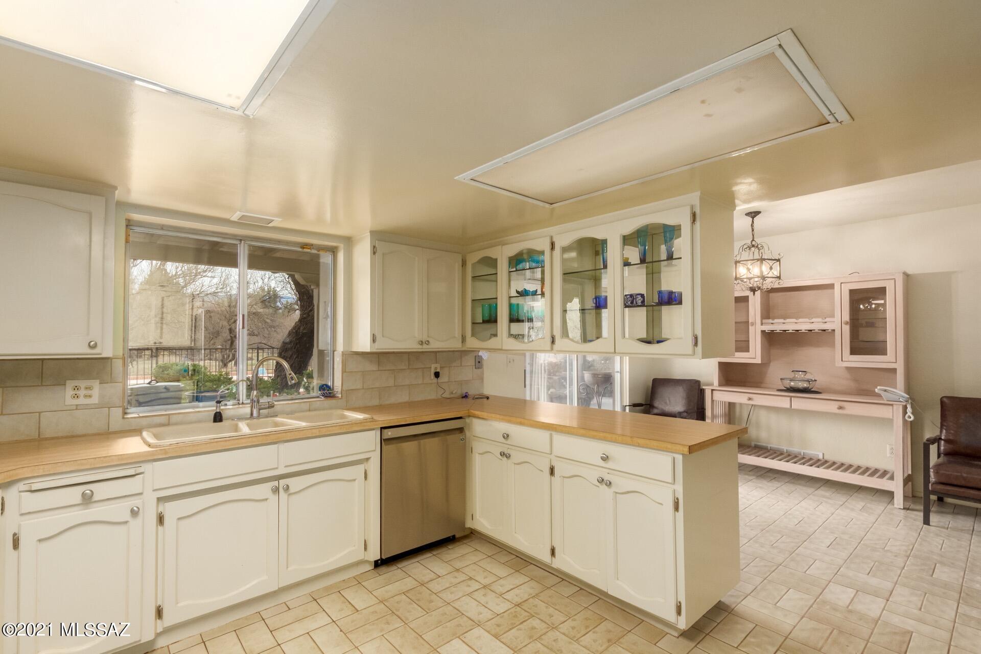 Tanque Verde Village - Residential