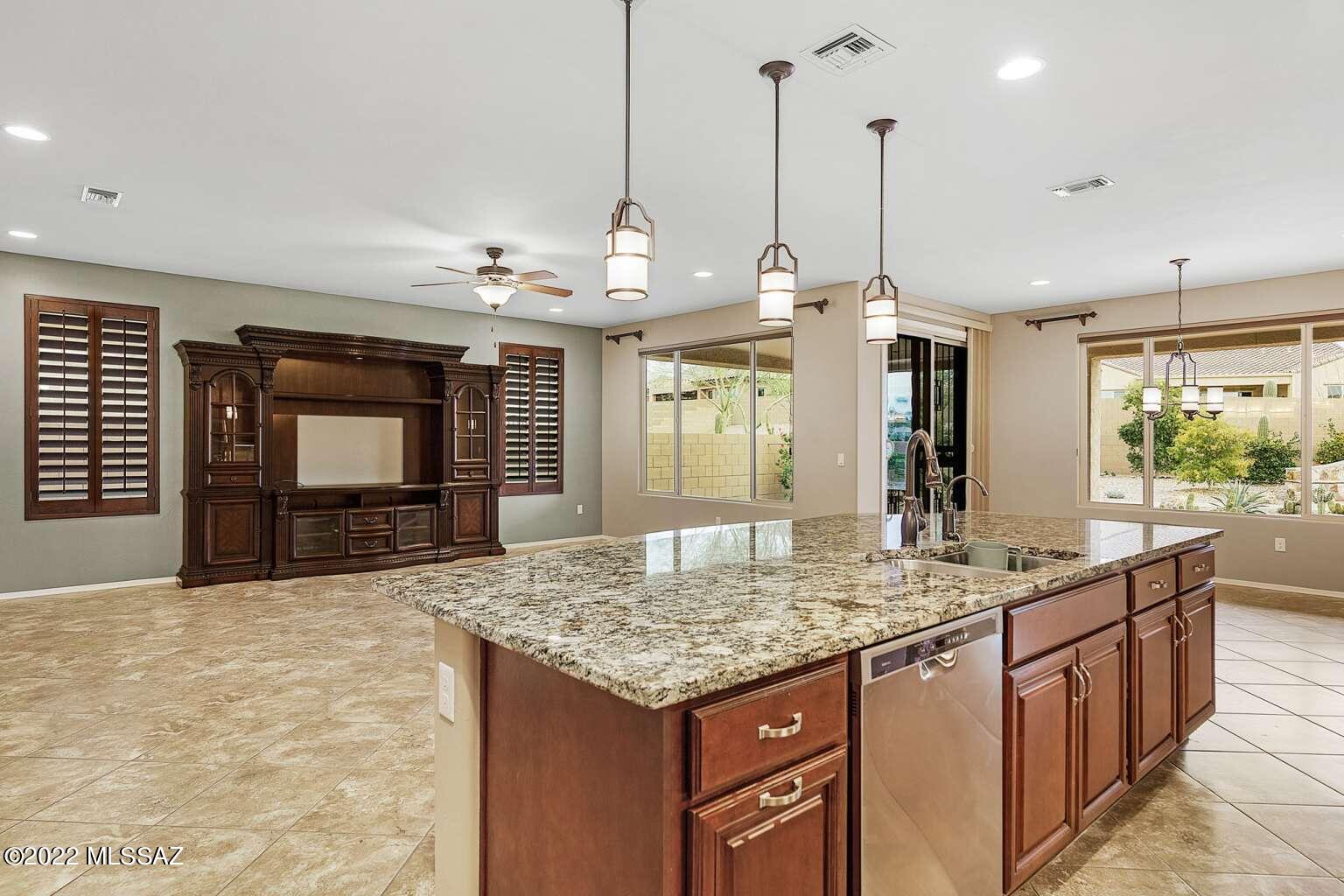 Del Webb At Dove Mountain SQ20131930189 - Residential