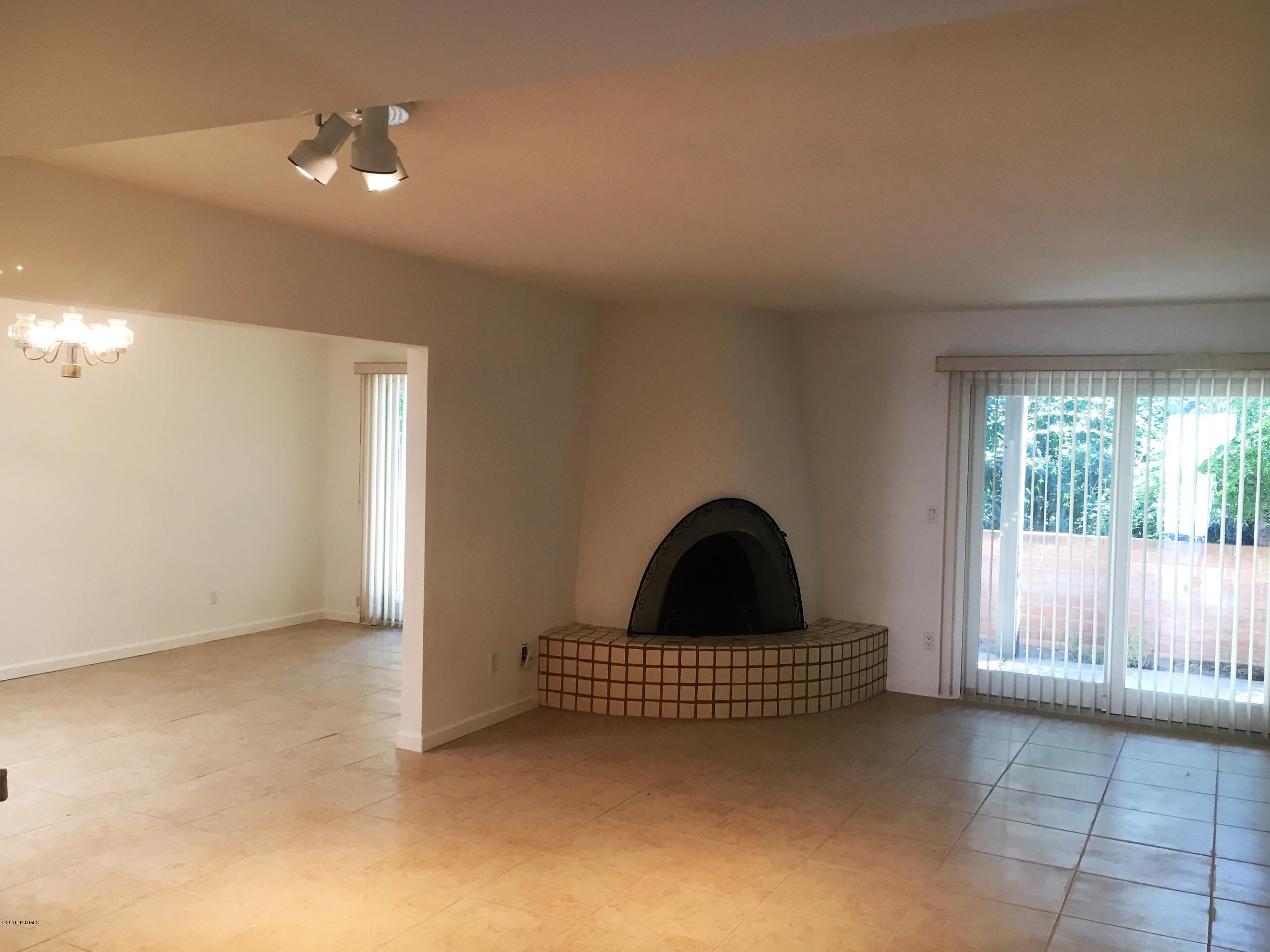 Tierra Serena Townhouses (1-117) - Residential Lease