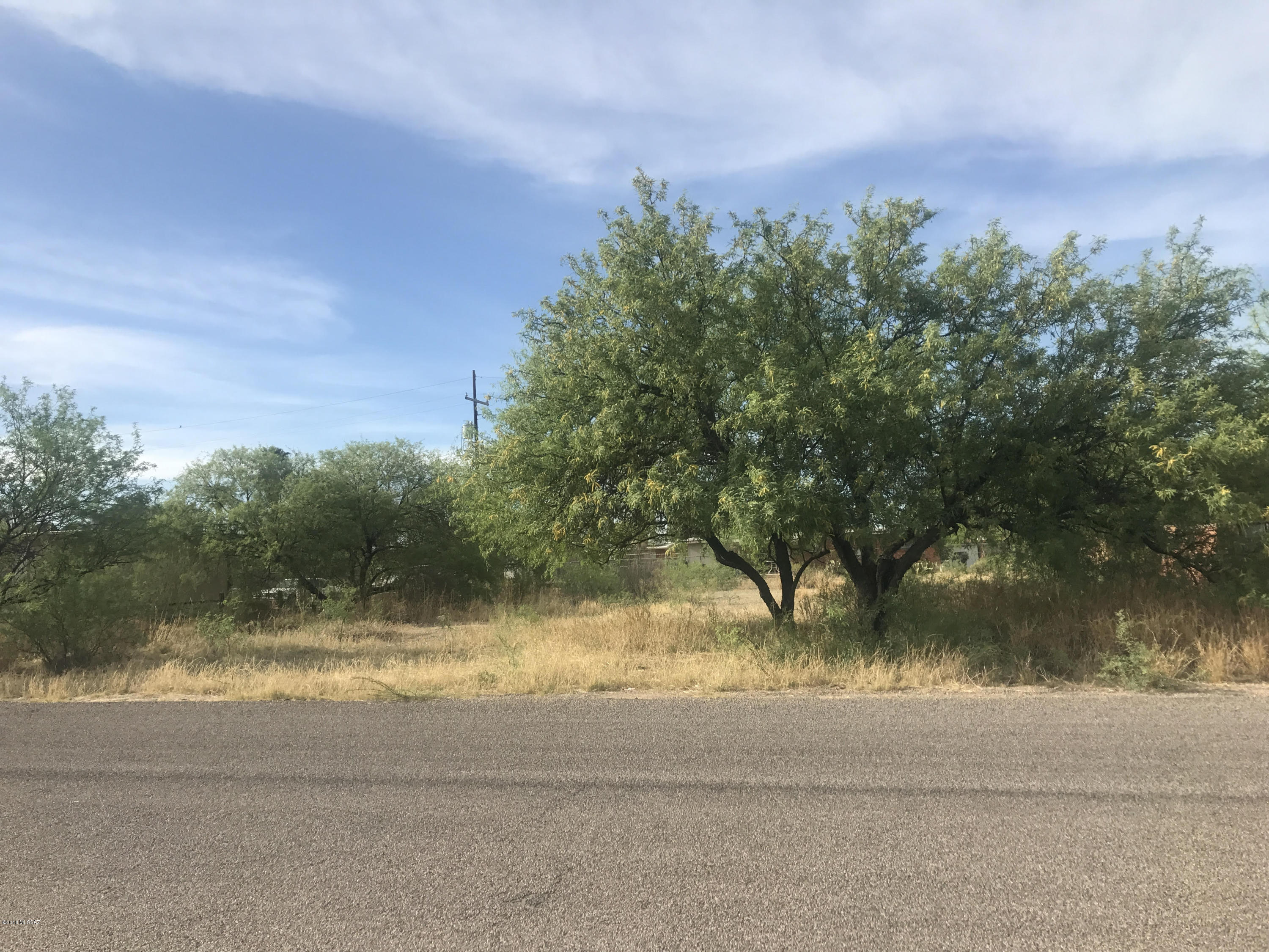 Don't miss out on this opportunity! 
Residential vacant lot. Ready for you to build your home. Located close to shopping center, Casino del Sol, schools and I-19.