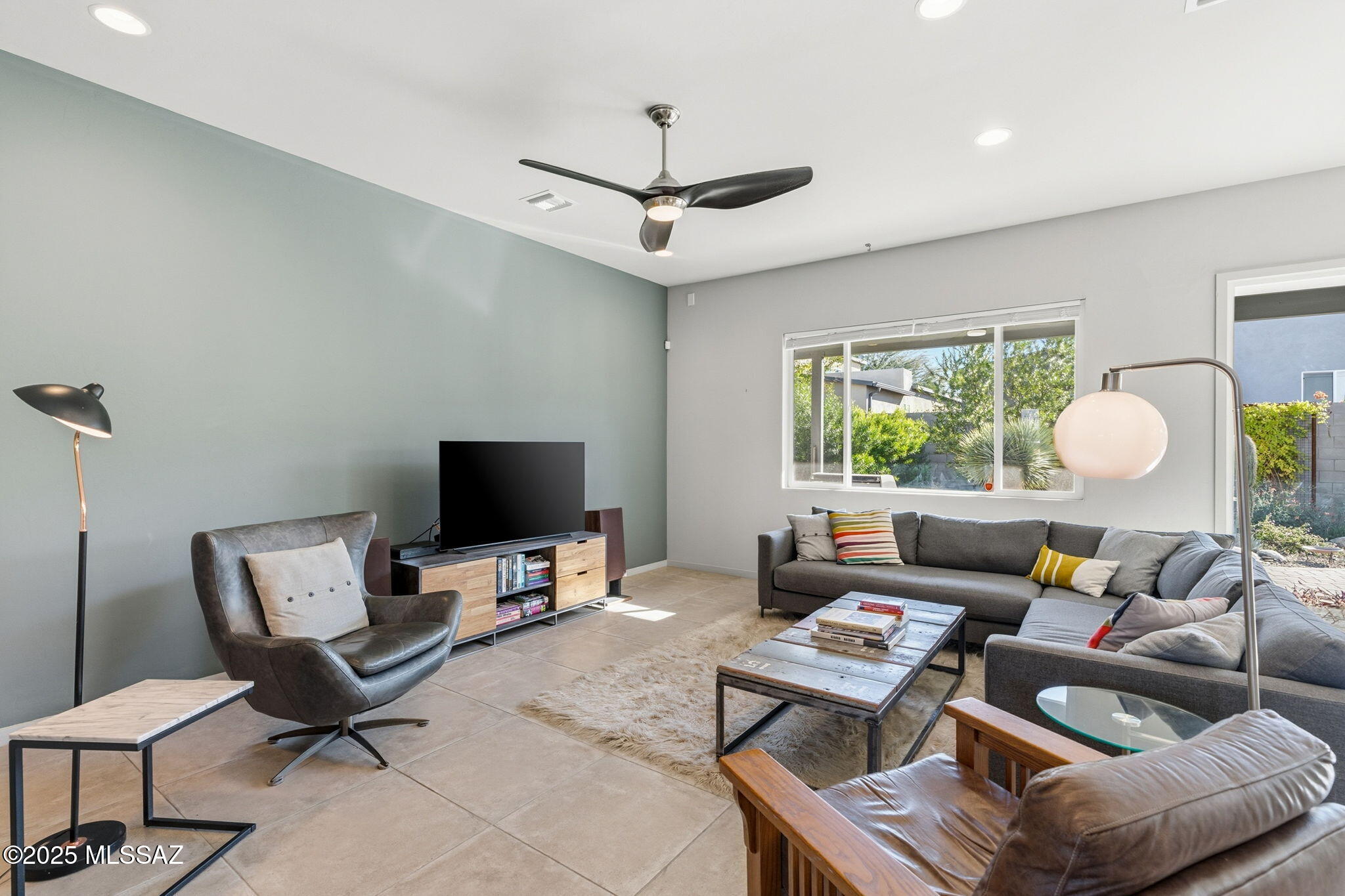 Elementary Place SQ20163230723 - Residential