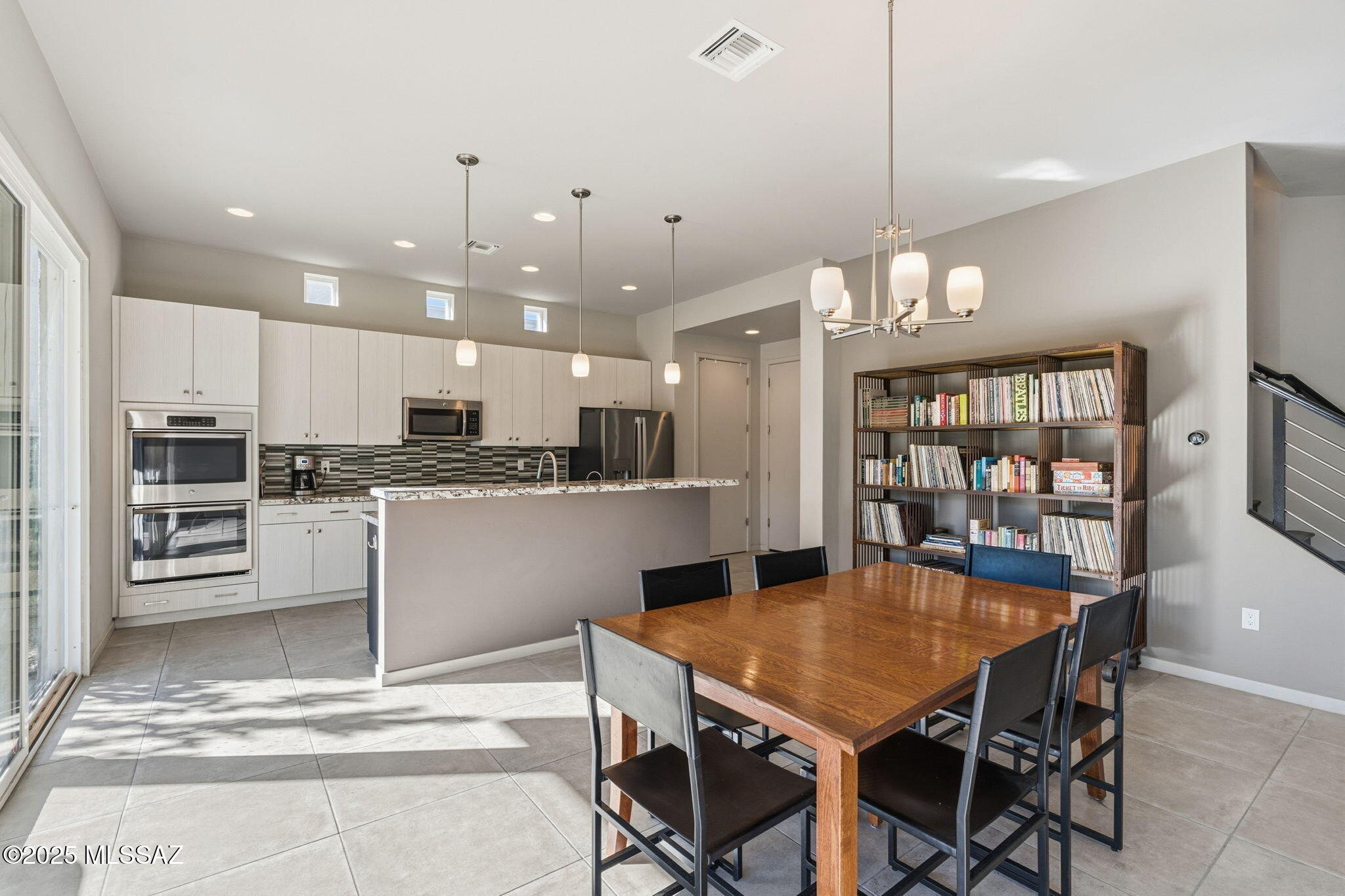 Elementary Place SQ20163230723 - Residential