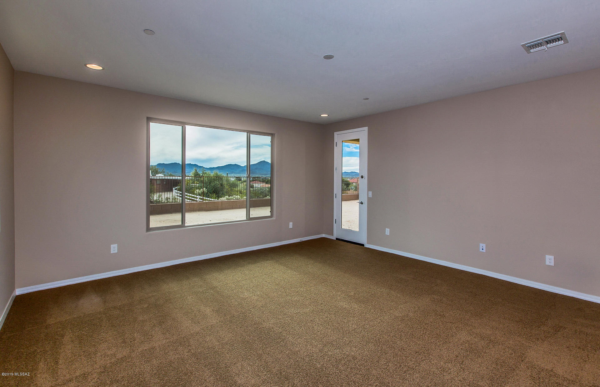 Camino De Oeste SQ20171600112 - Residential