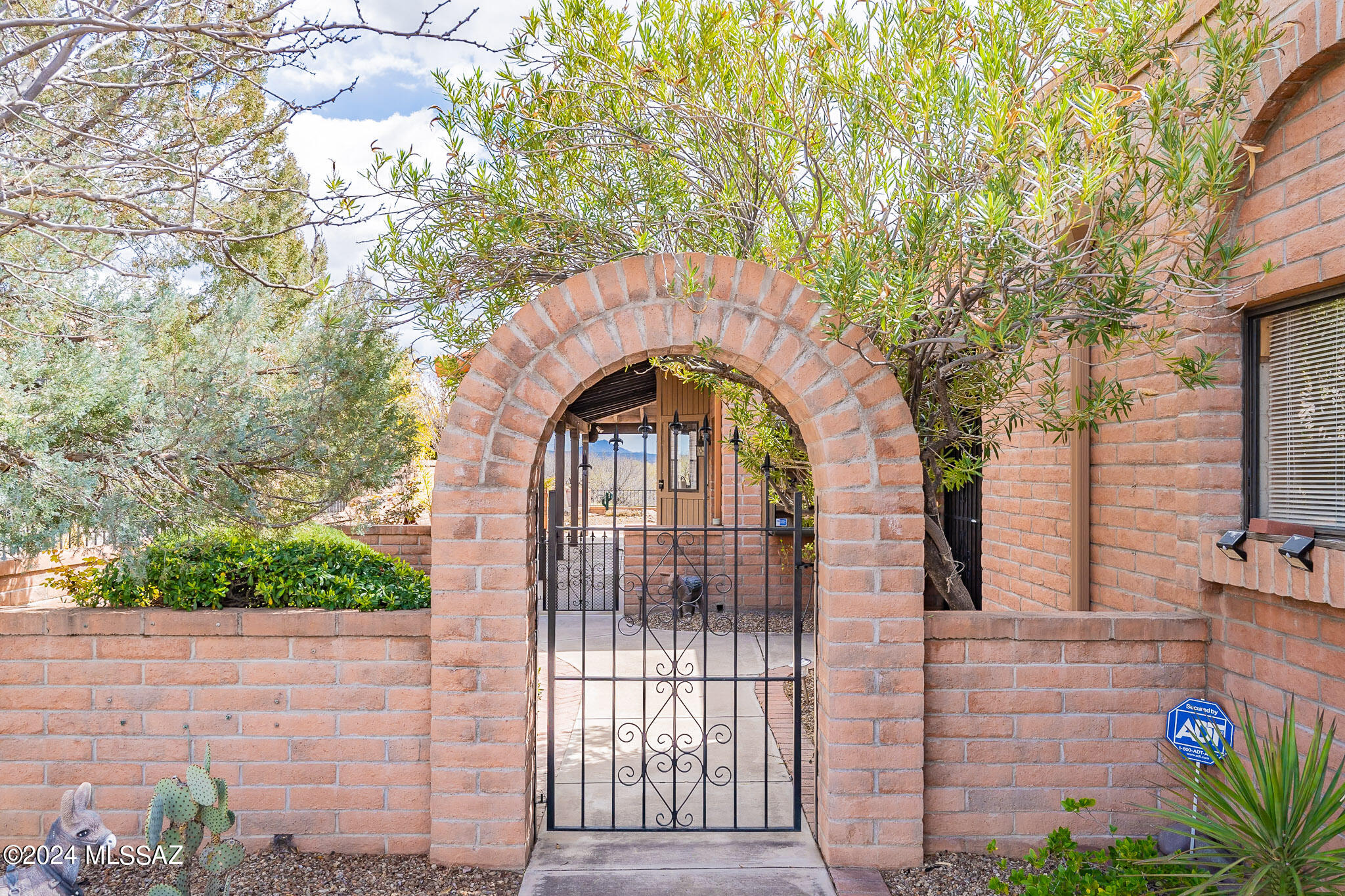 Canoa Hills Townhomes (65-143) - Residential
