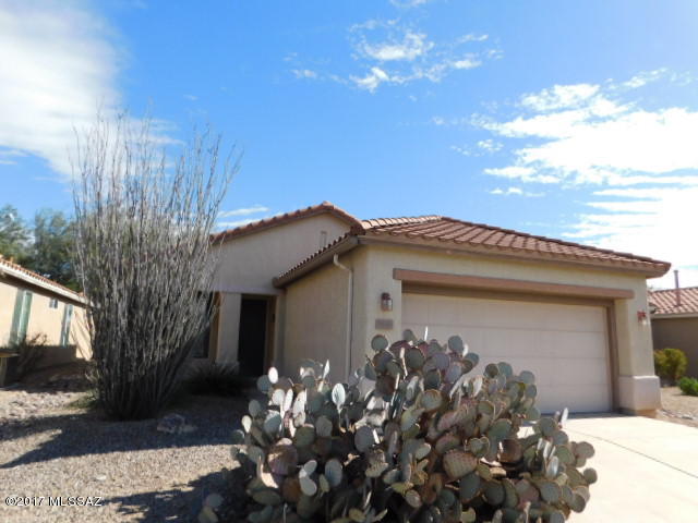 Adorable Continental Ranch Sunflower home. Open, flowing floorplan. Good sized back yard.1 bedroom PLUS A DEN. This very active, welcoming community features lighted tennis courts with a ''Pro-Bounce'' surface, state-of-the-art fitness center, heated pool and spa and a clubhouse with computer, billiard, crafts and game rooms for the residents’ enjoyment.