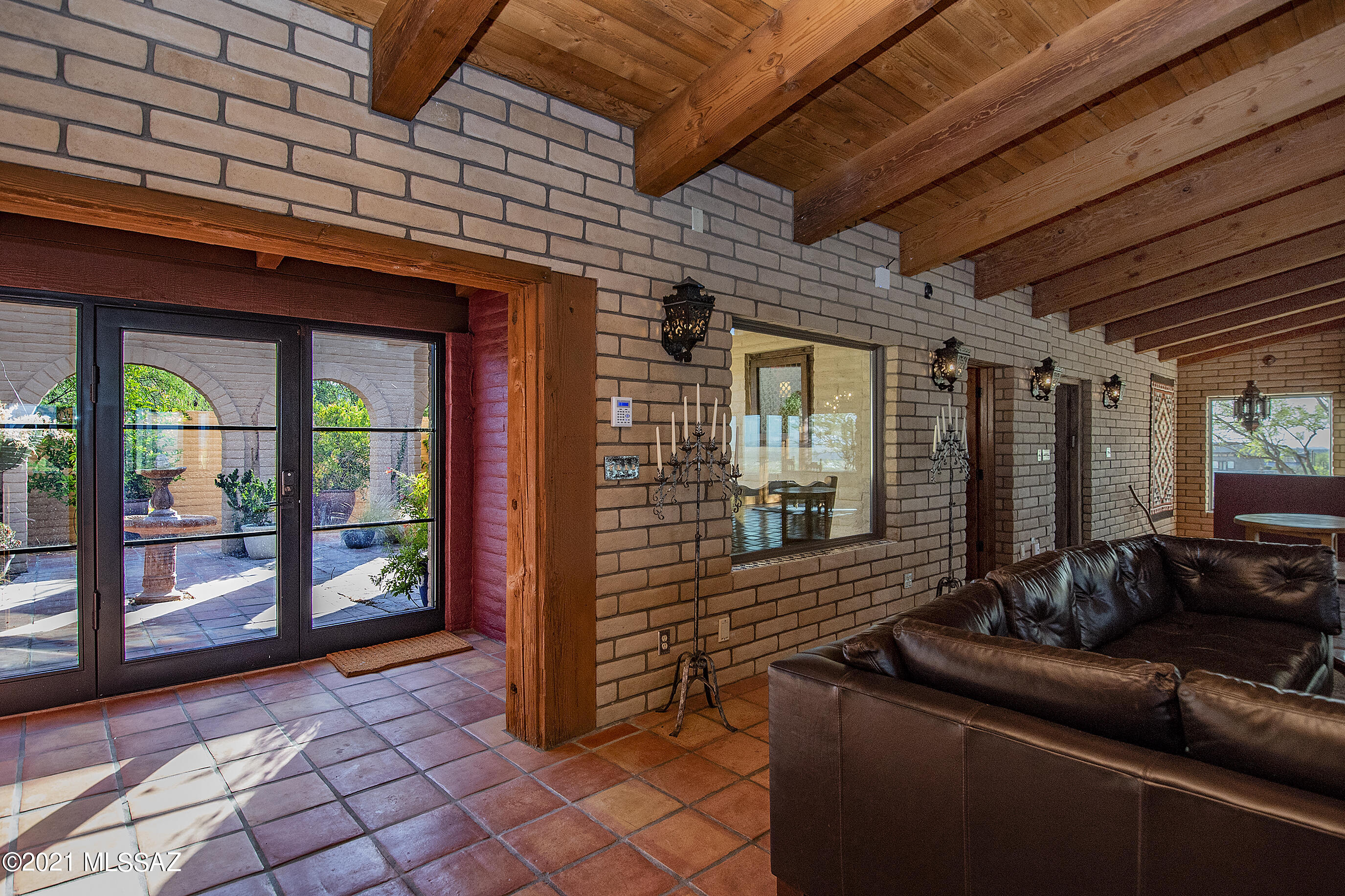 Vista De La Sierra De Dios - Residential