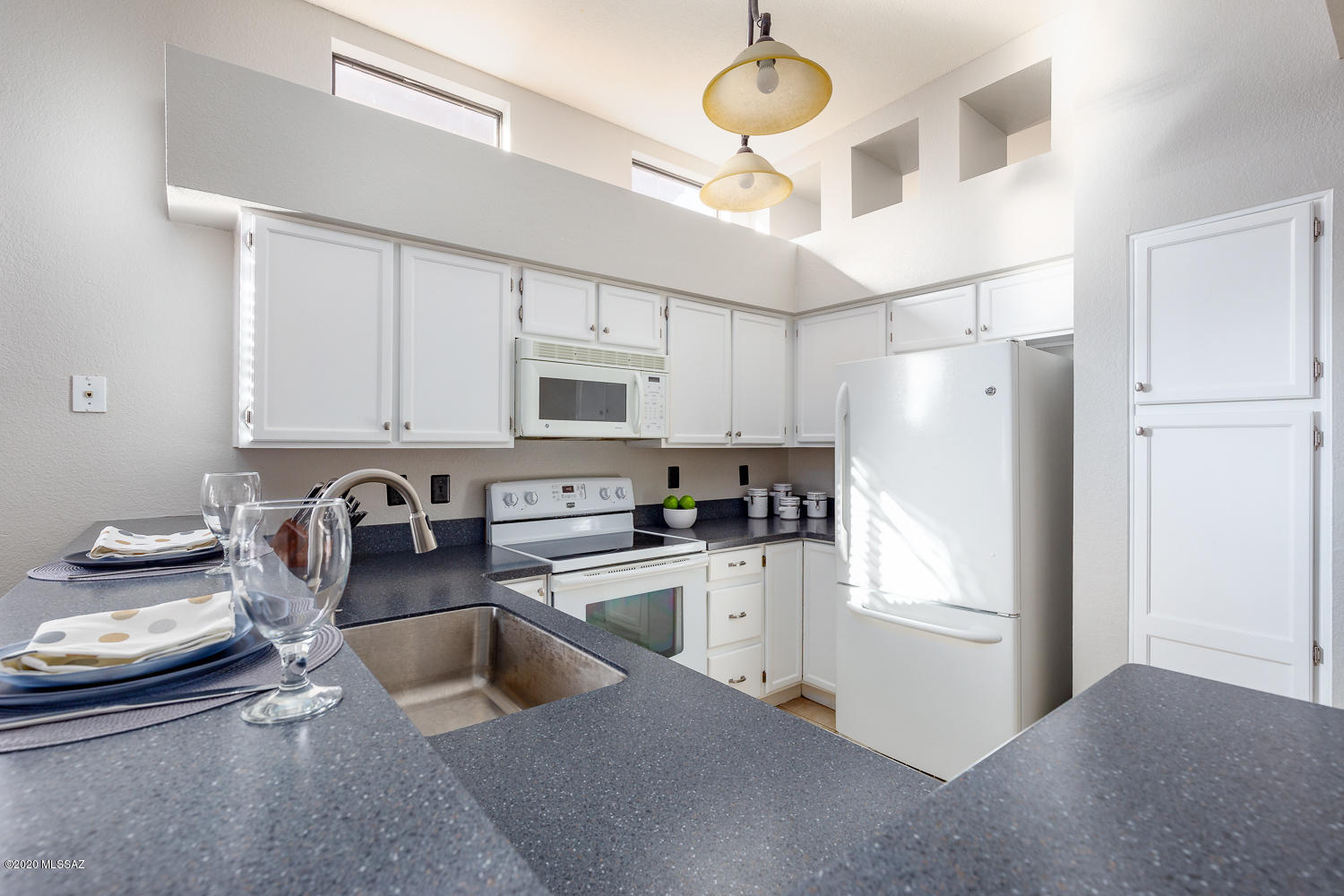 Elliott Homes At Rita Ranch (1-521) - Residential