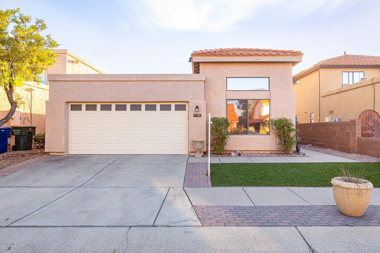 Elliott Homes At Rita Ranch (1-521) - Residential