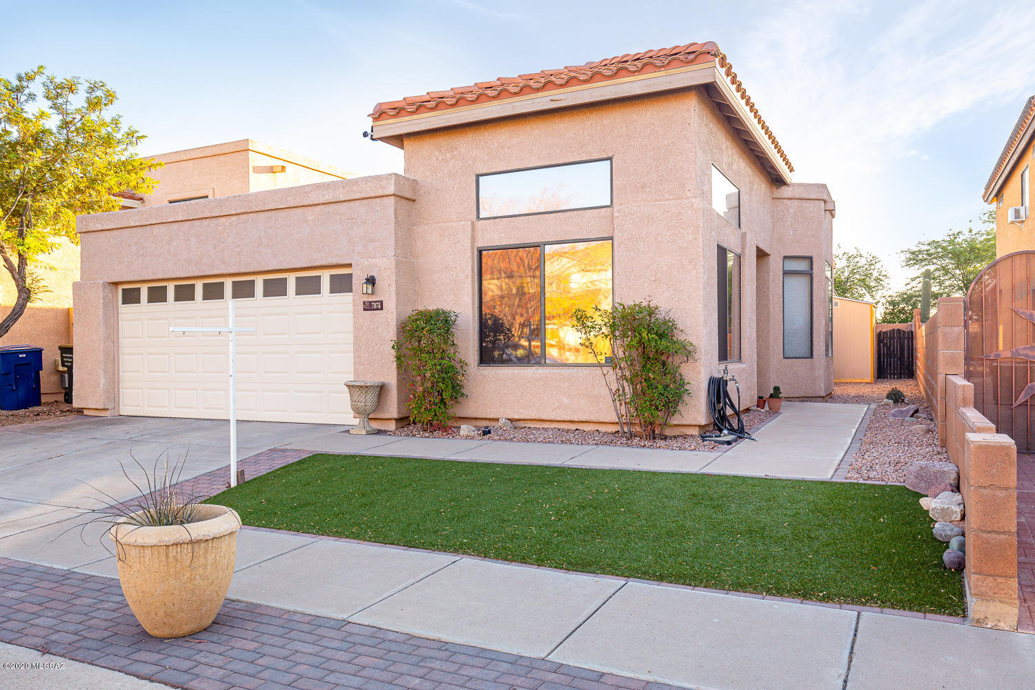 Elliott Homes At Rita Ranch (1-521) - Residential