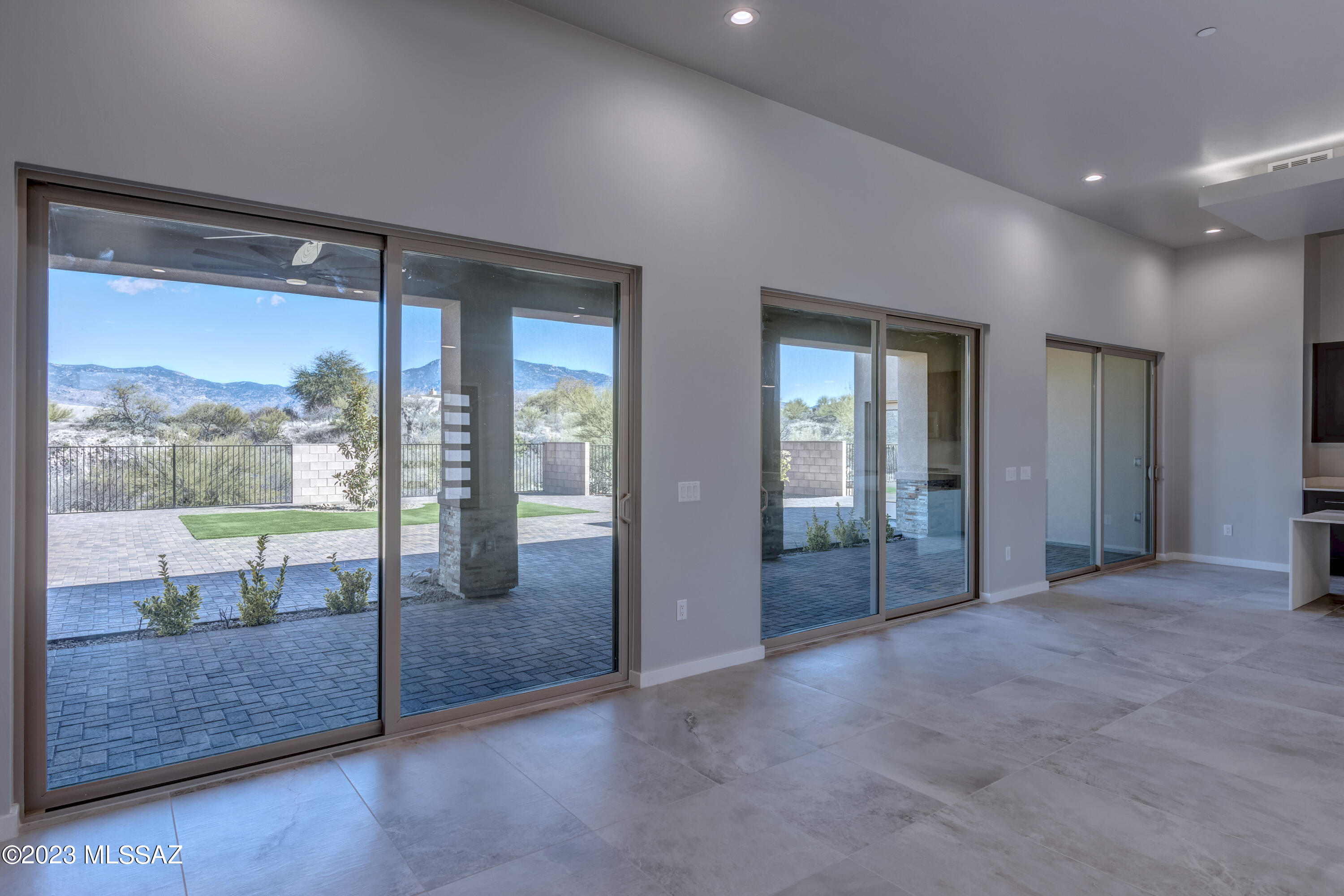 Coyote Creek (1-395) - Residential
