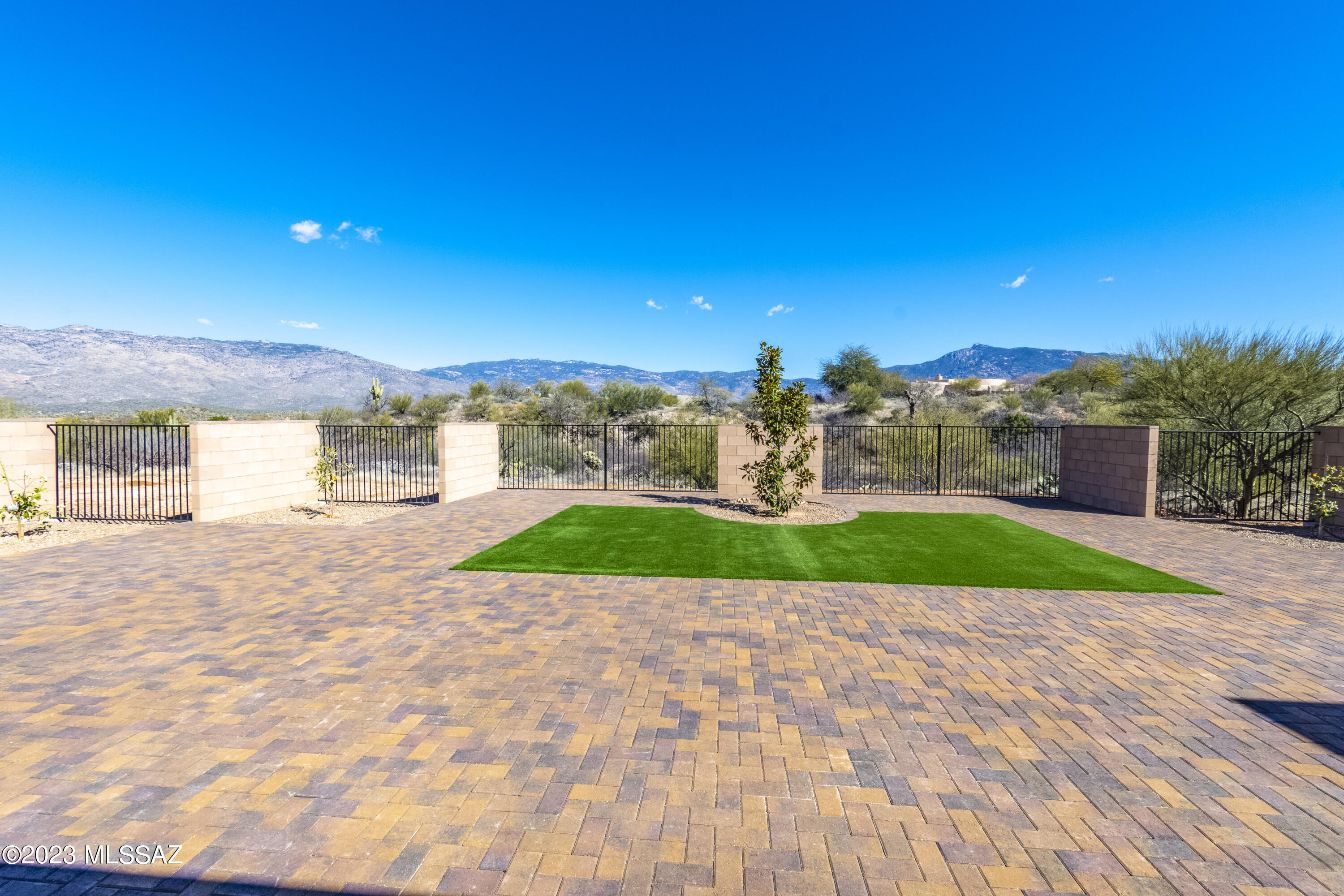Coyote Creek (1-395) - Residential