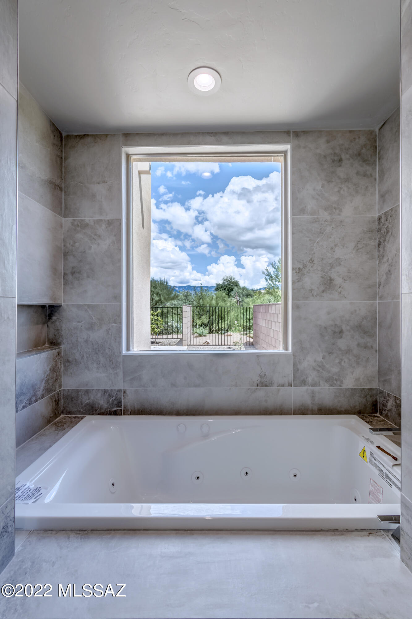 Coyote Creek (1-395) - Residential