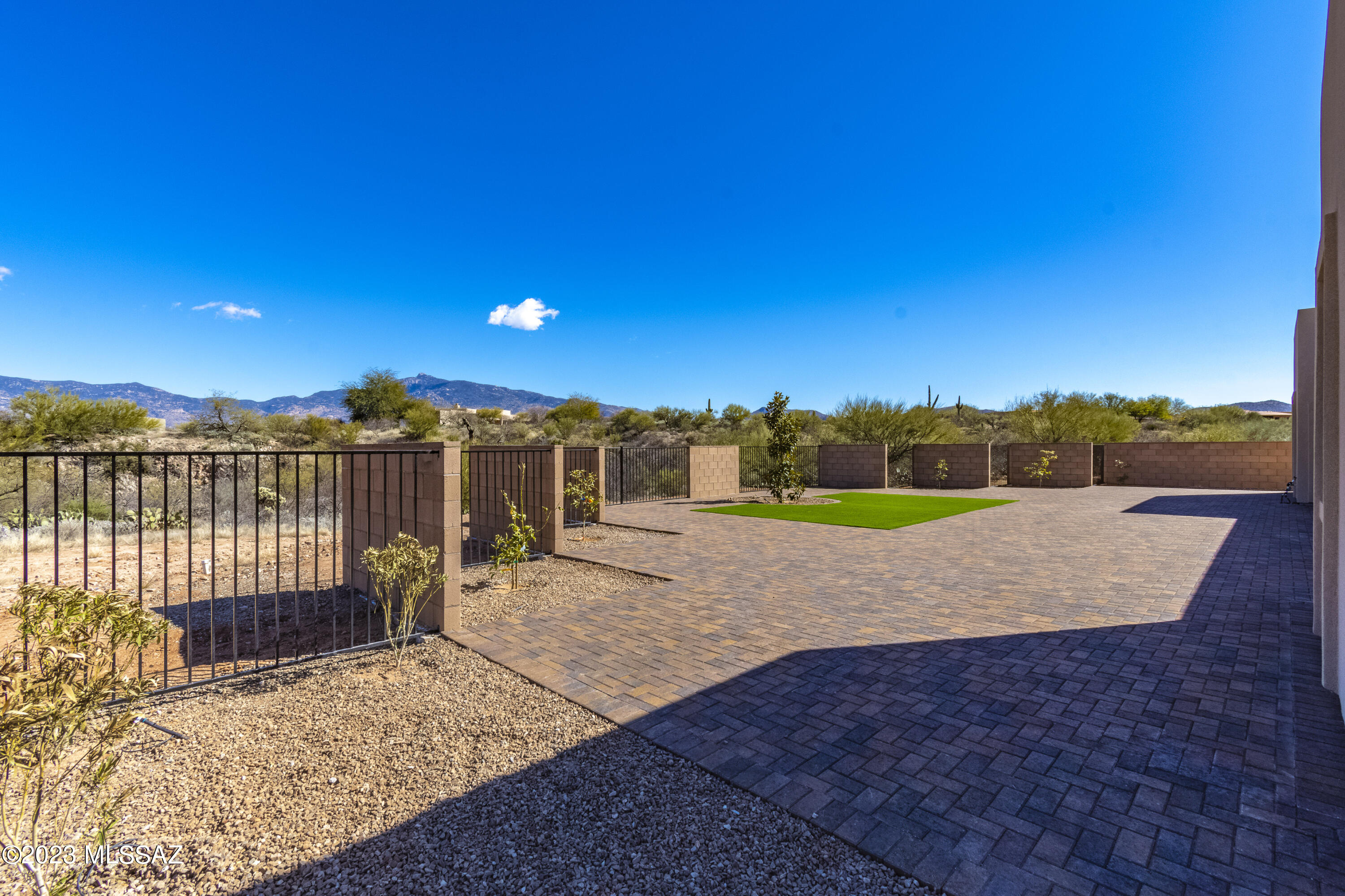 Coyote Creek (1-395) - Residential