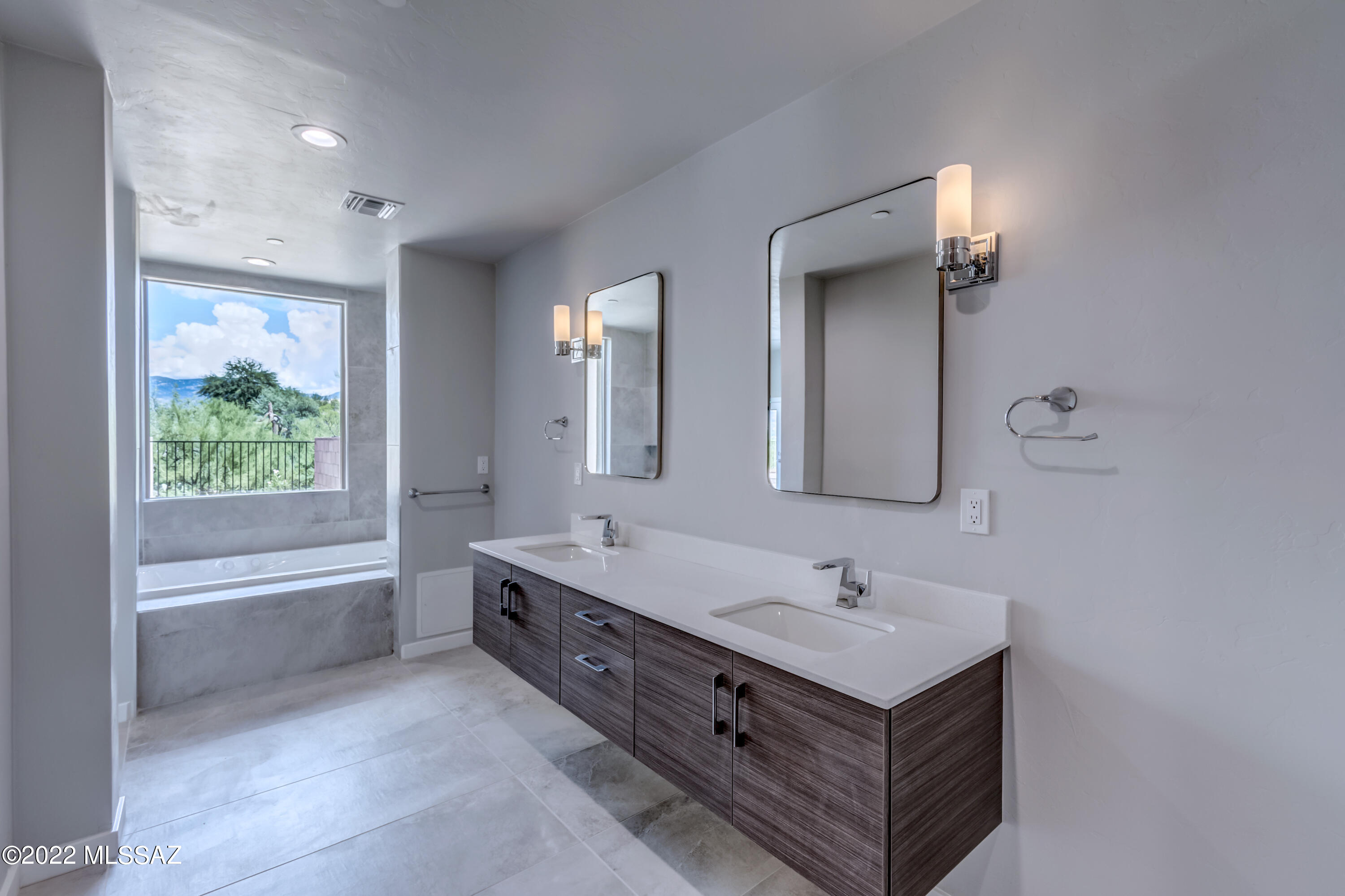 Coyote Creek (1-395) - Residential