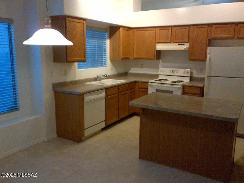 Presidio Del Rio  (1-162) - Residential Lease
