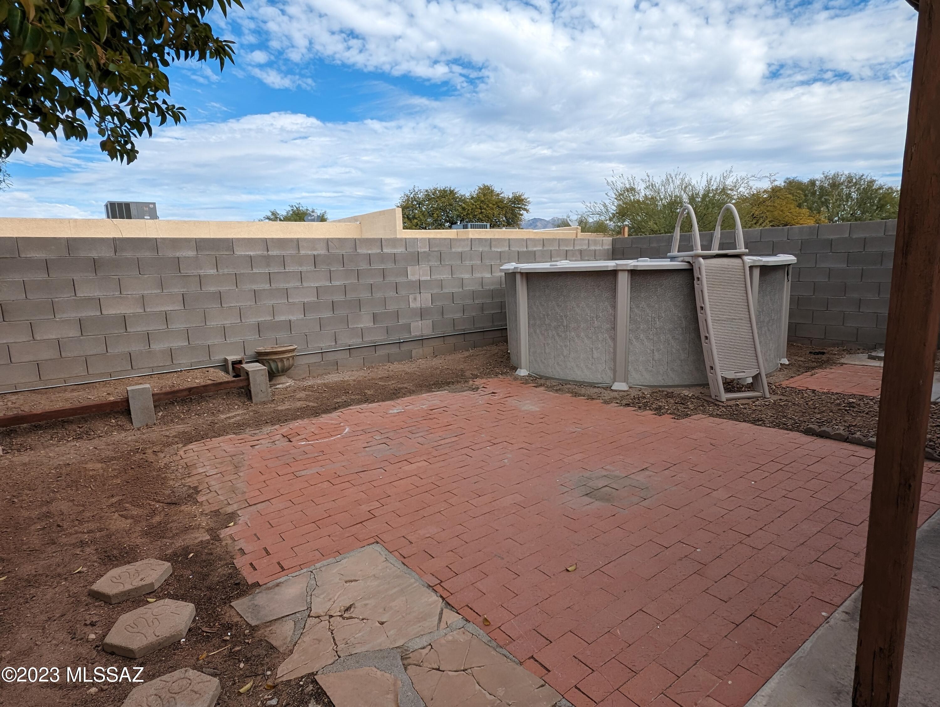 Ladera Brisas Townhouses (1-106) - Residential
