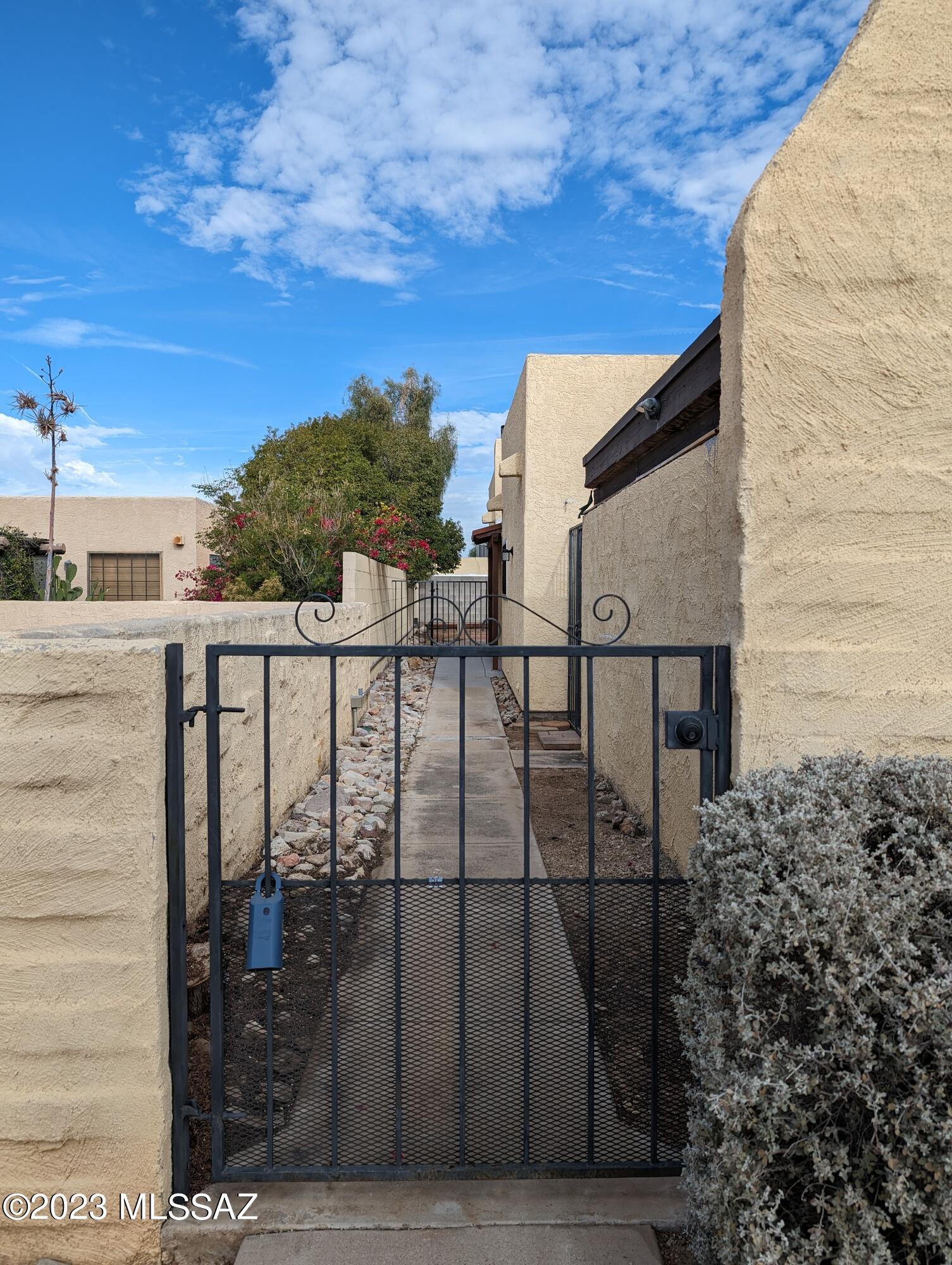 Ladera Brisas Townhouses (1-106) - Residential
