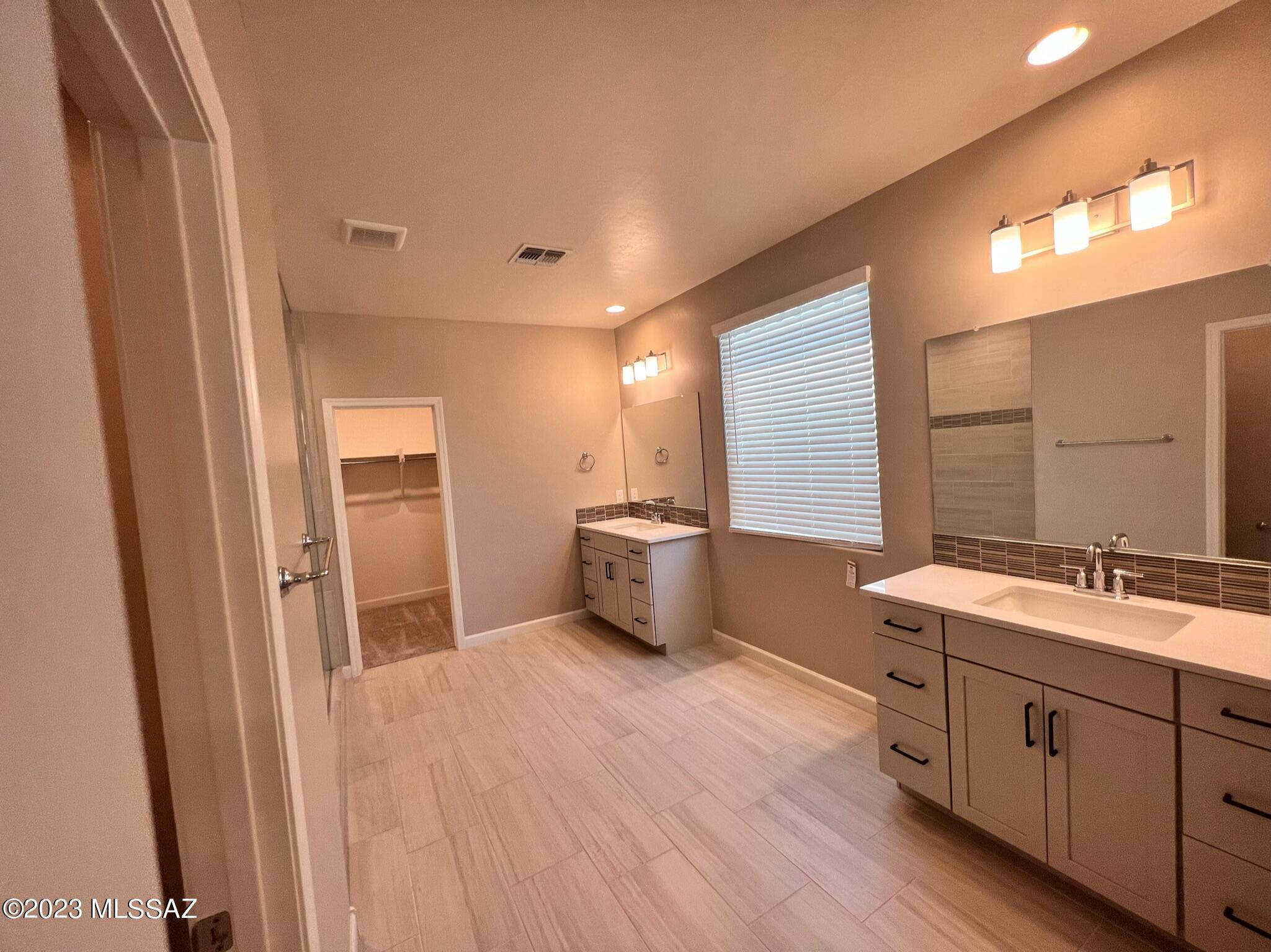 Saguaros Viejos East Phase 2 - Residential Lease