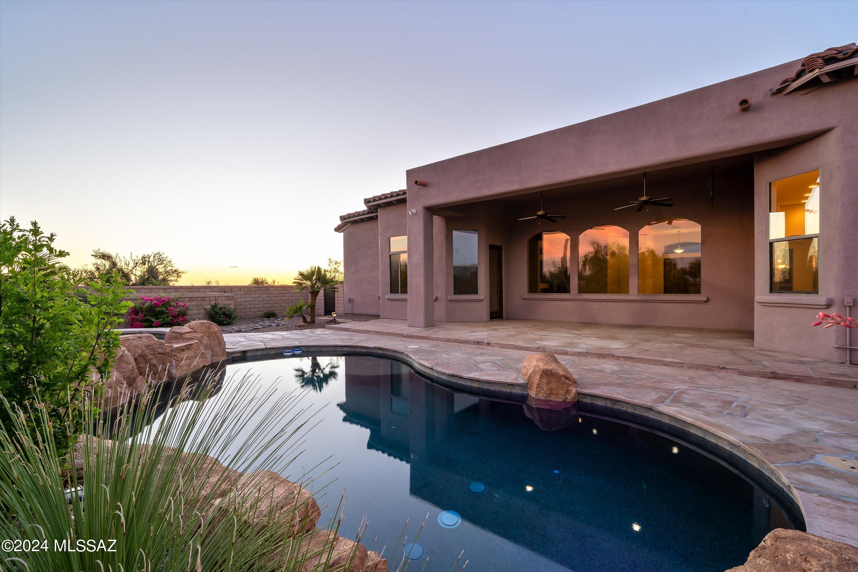 Dos Lagos at Dove Mountain (1-91) - Residential