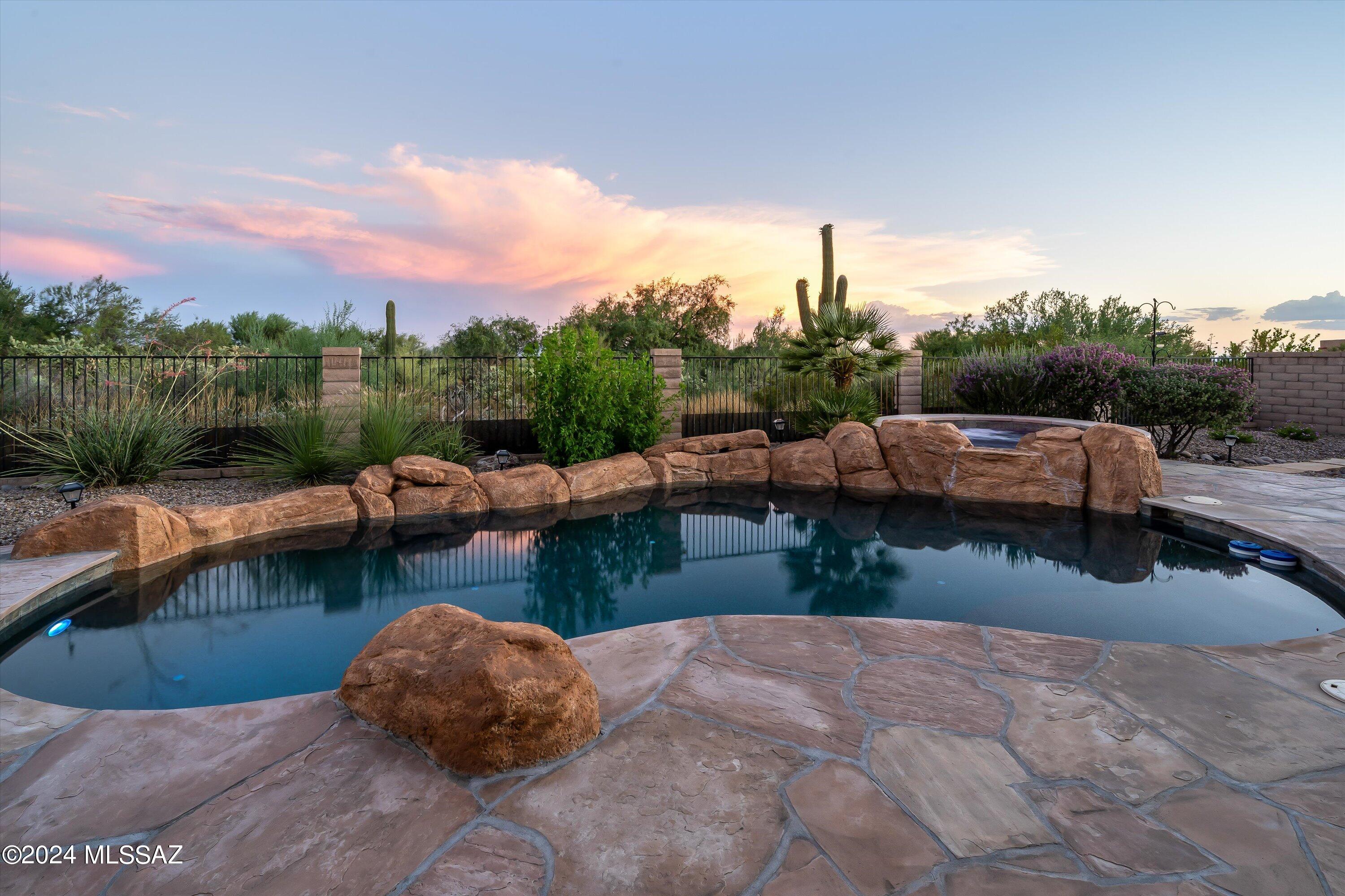 Dos Lagos at Dove Mountain (1-91) - Residential
