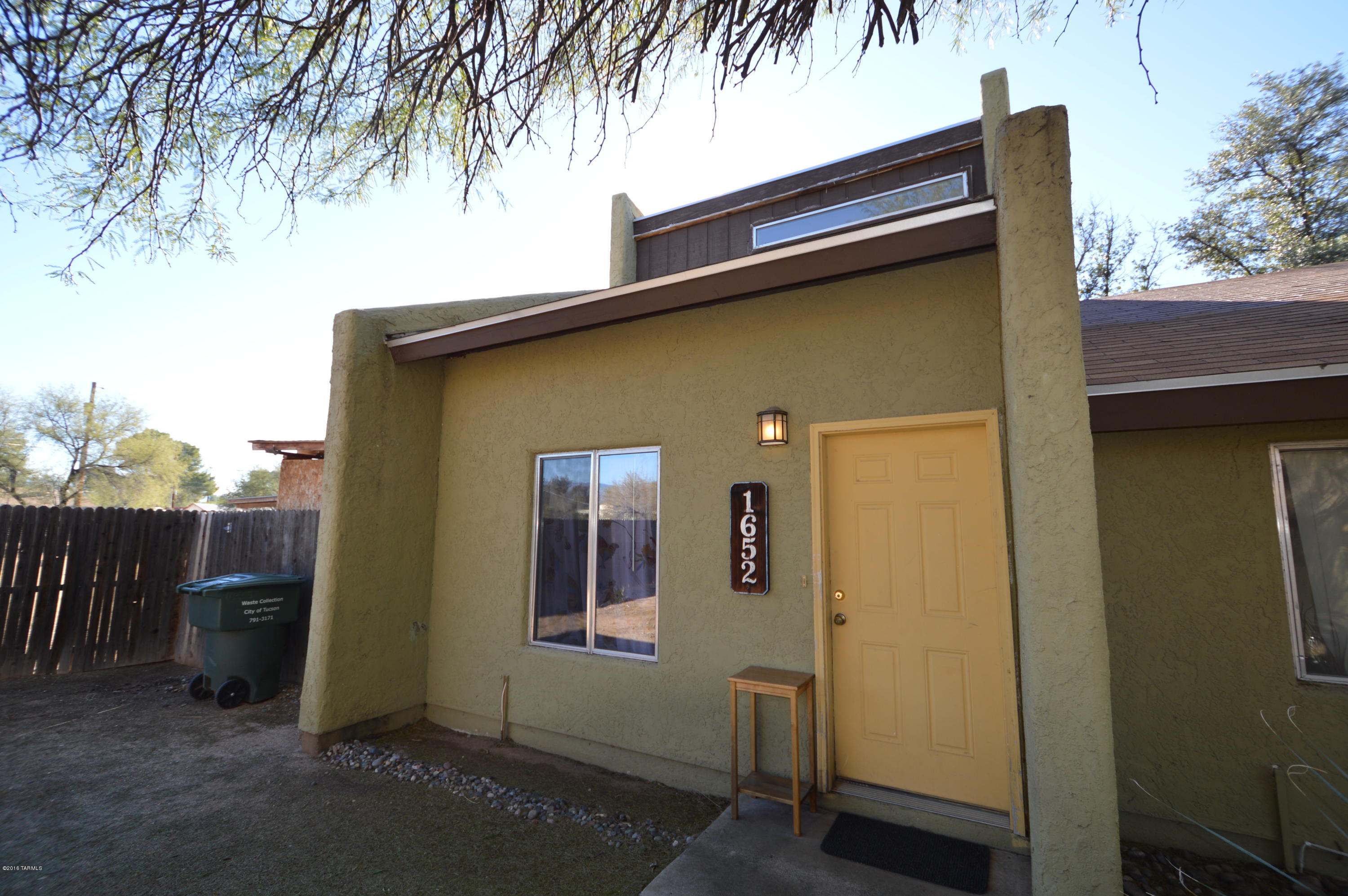 Immaculate loft in quiet cluster of duplexes! Convenient location; great access to shopping, schools, and more! Nestled in the cool shade of mature Mesquite trees, this unit is sure to be gone before you know it! CALL TODAY!!
