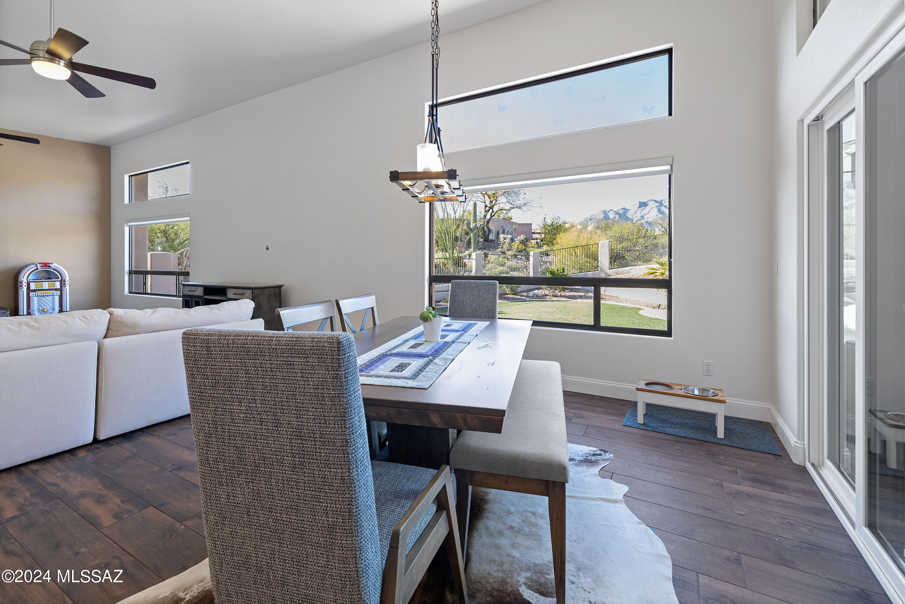 Las Alturas (1-167) - Residential