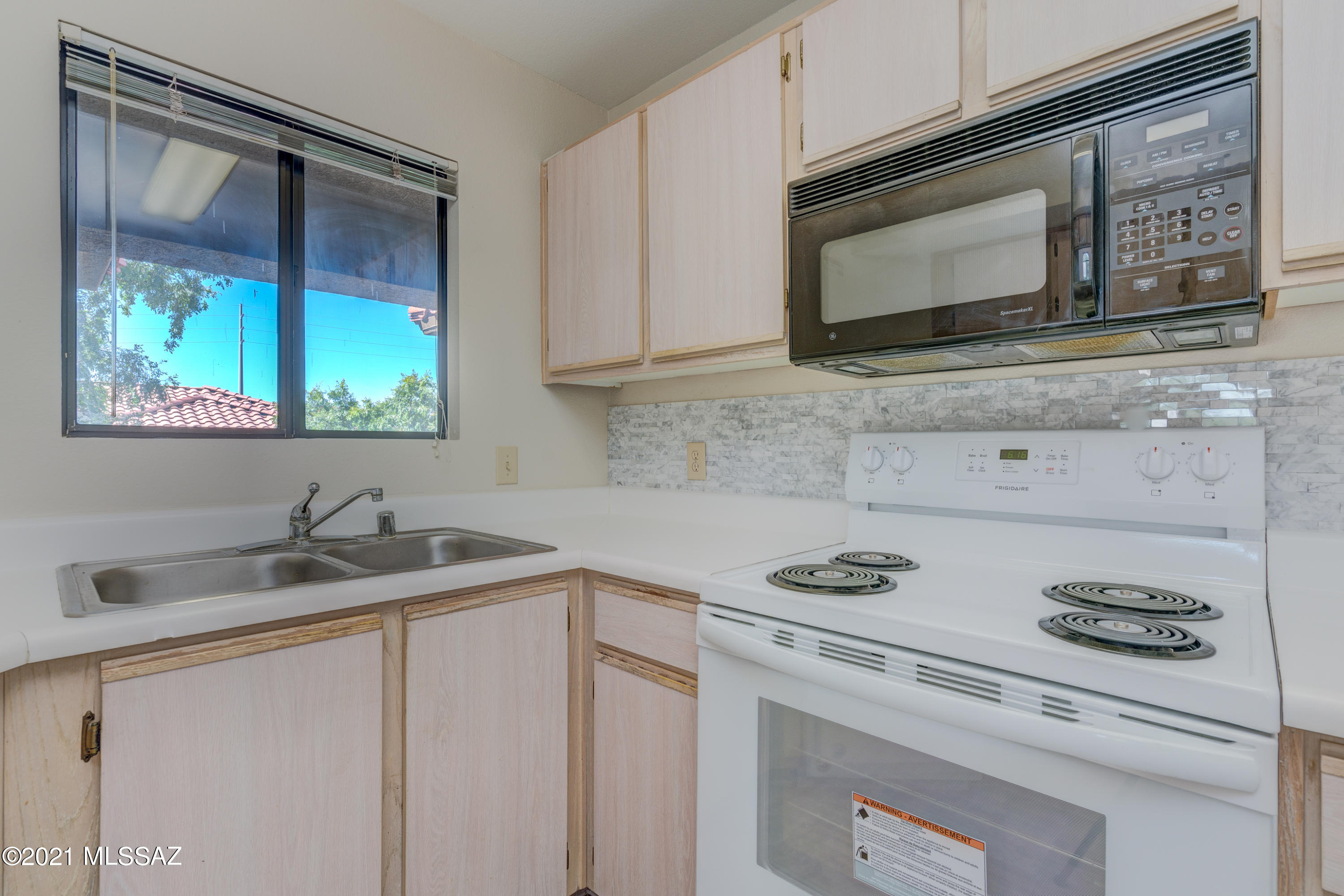 Veranda at Ventana Condominiums - Residential
