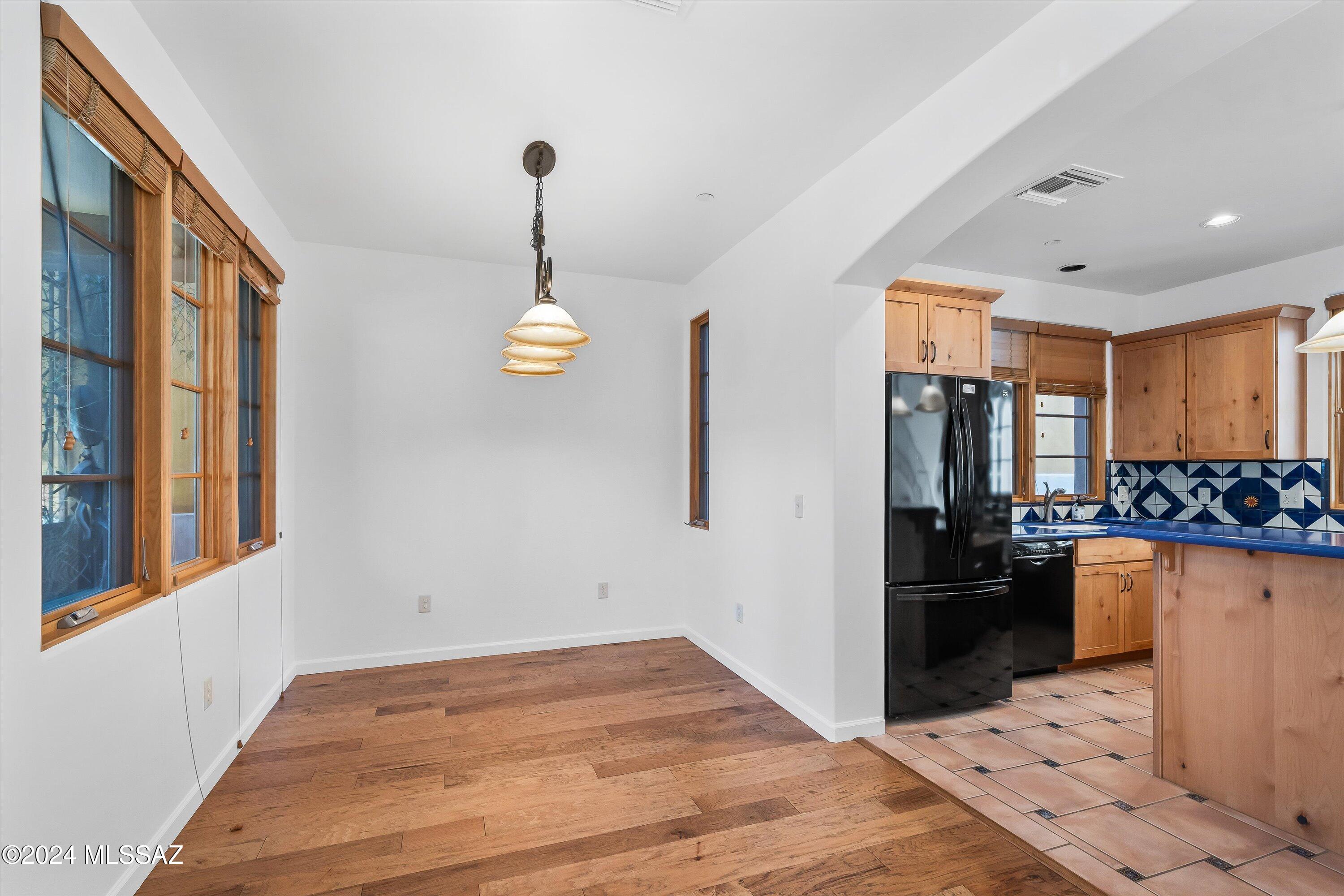 Mercado District of Menlo Park Blks A-D (1-100) - Residential