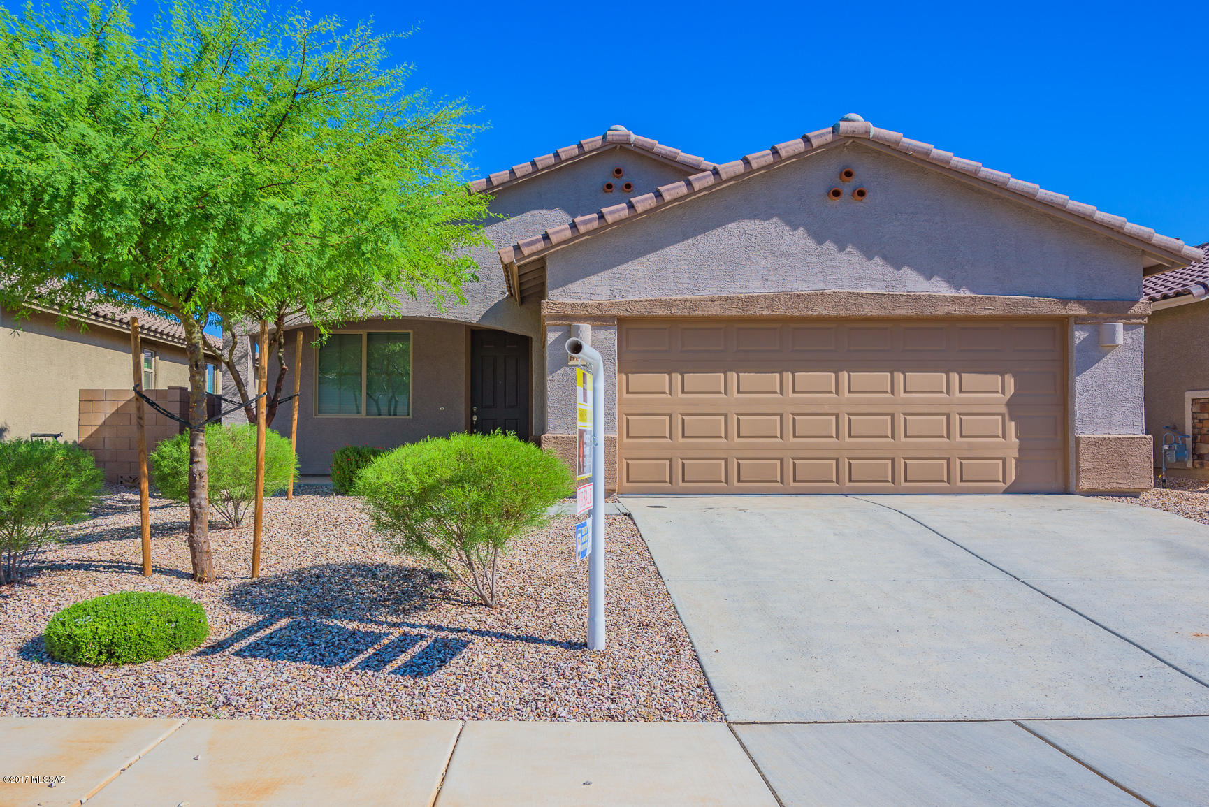 Beautiful Star Valley Single Story Home! 3 Bed/2 Bath. Tiled hallway shower with upgraded vanity, sink and fixtures. Master bath is a custom tiled walk-in shower, dual sink vanity with upgraded sinks and fixtures as well. Kitchen includes granite countertops and stainless steel appliances (with option for gas or electric stove connection). Upgraded LED lightbulbs throughout the house, 2'' faux wood blinds throughout and pre-wired ceiling fan connections in every room. Interior just recently painted. Two car garage and covered back patio for entertaining. Stunning, turn-key home!!