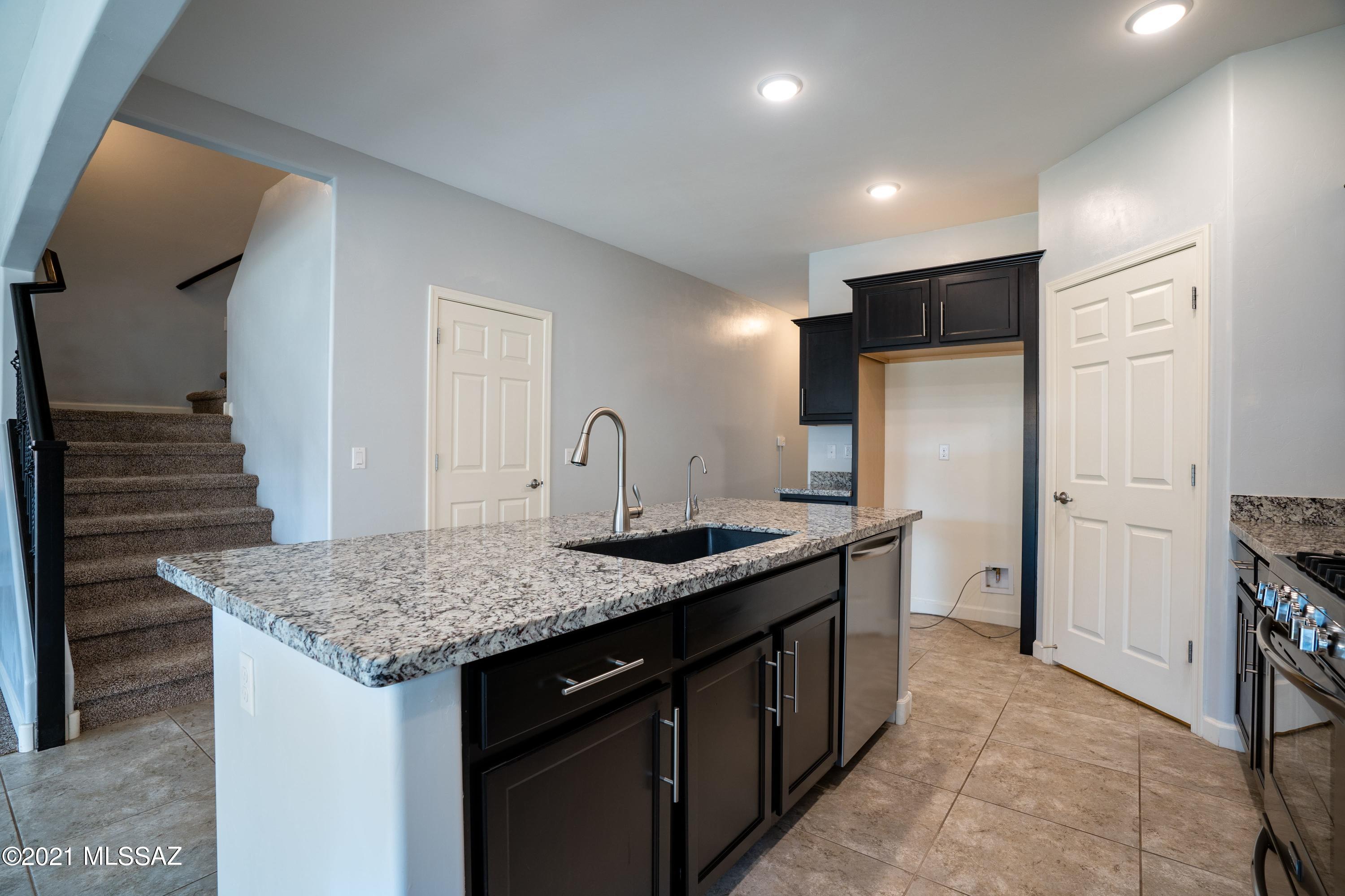 Vista Del Lago Norte SQ20140780198 - Residential