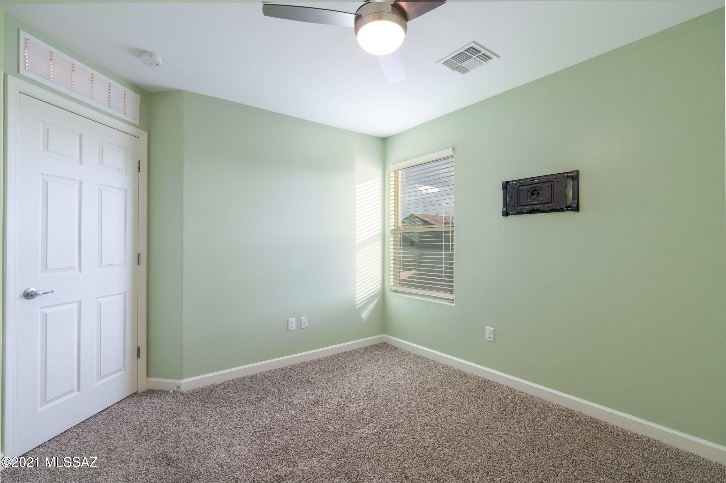 Vista Del Lago Norte SQ20140780198 - Residential