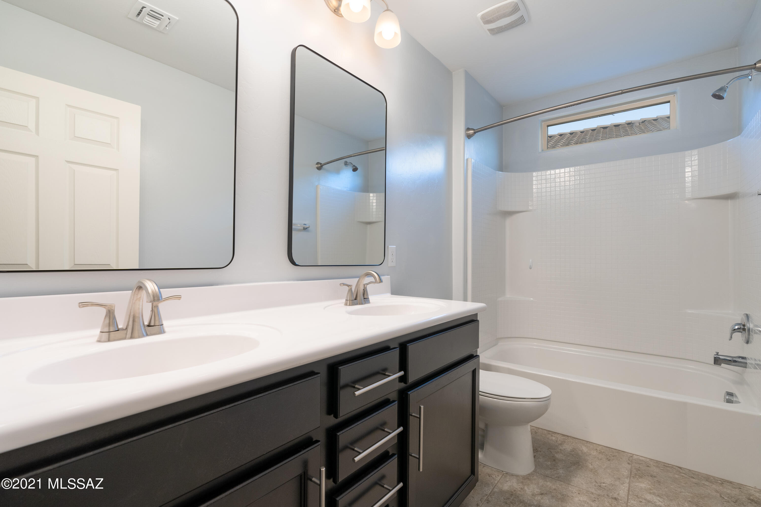 Vista Del Lago Norte SQ20140780198 - Residential