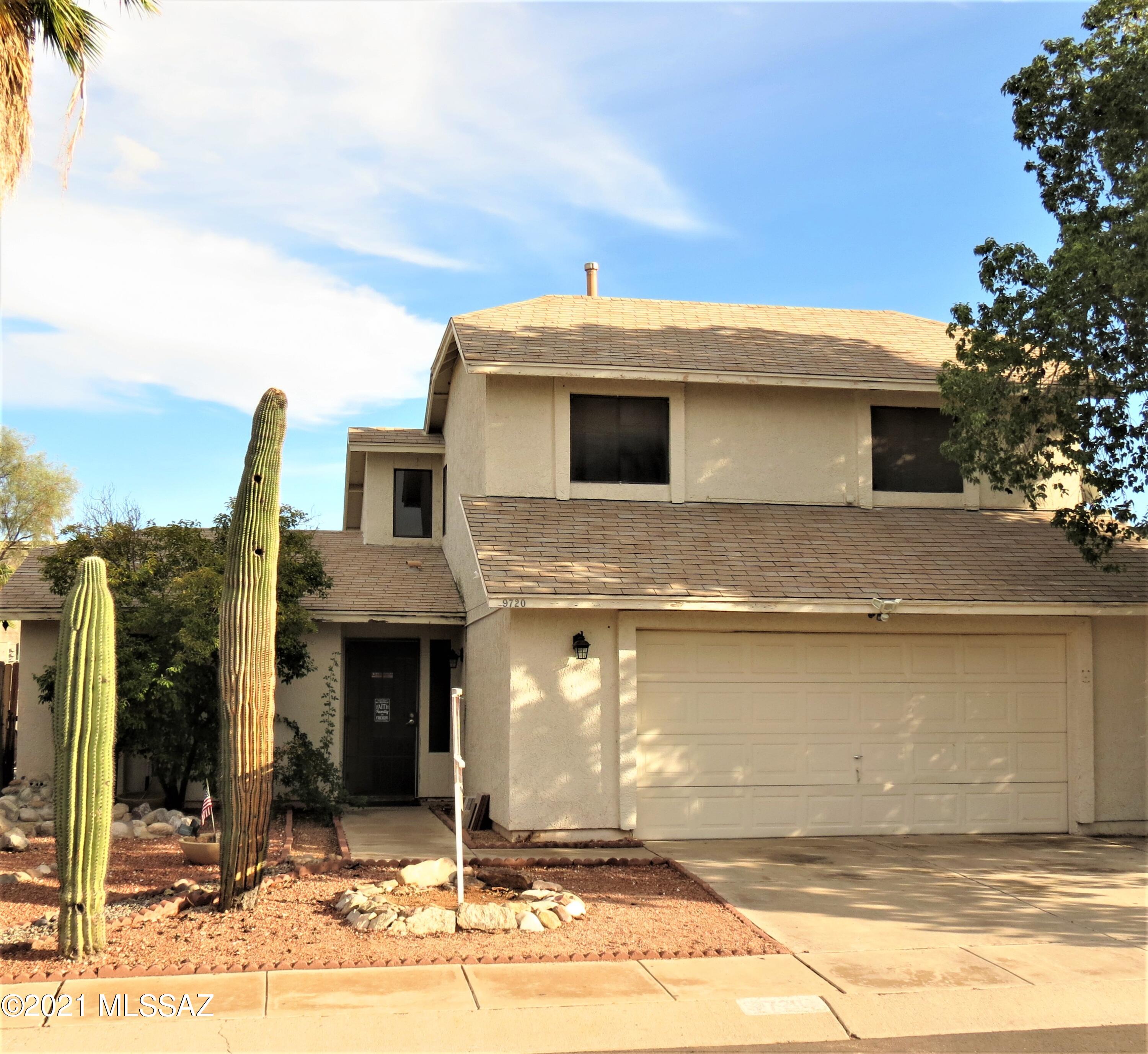 Great floor plan with master bedroom and  2 bedrooms up, step-saver kitchen with bay window in the dining area and cozy family room with fireplace. Private lot with common area to the rear and one side. Baths have been updated and master has dual sinks. Home has just been painted and has sparkling pool with new pump. The spacious back yard has covered patio, located on quiet cul-de-sac street and nearby schools, outlet mall and more.