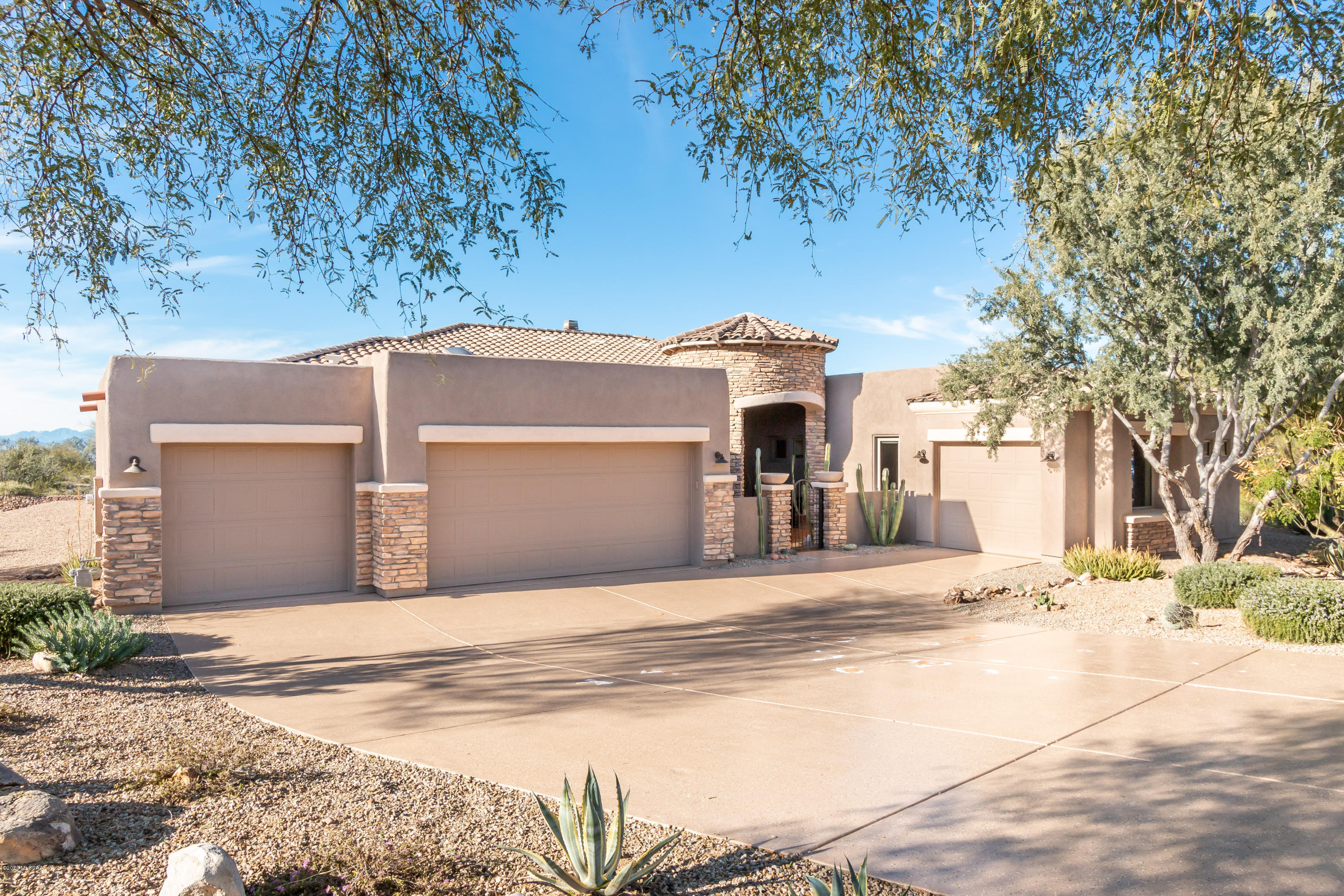 Dos Lagos at Dove Mountain (1-91) - Residential