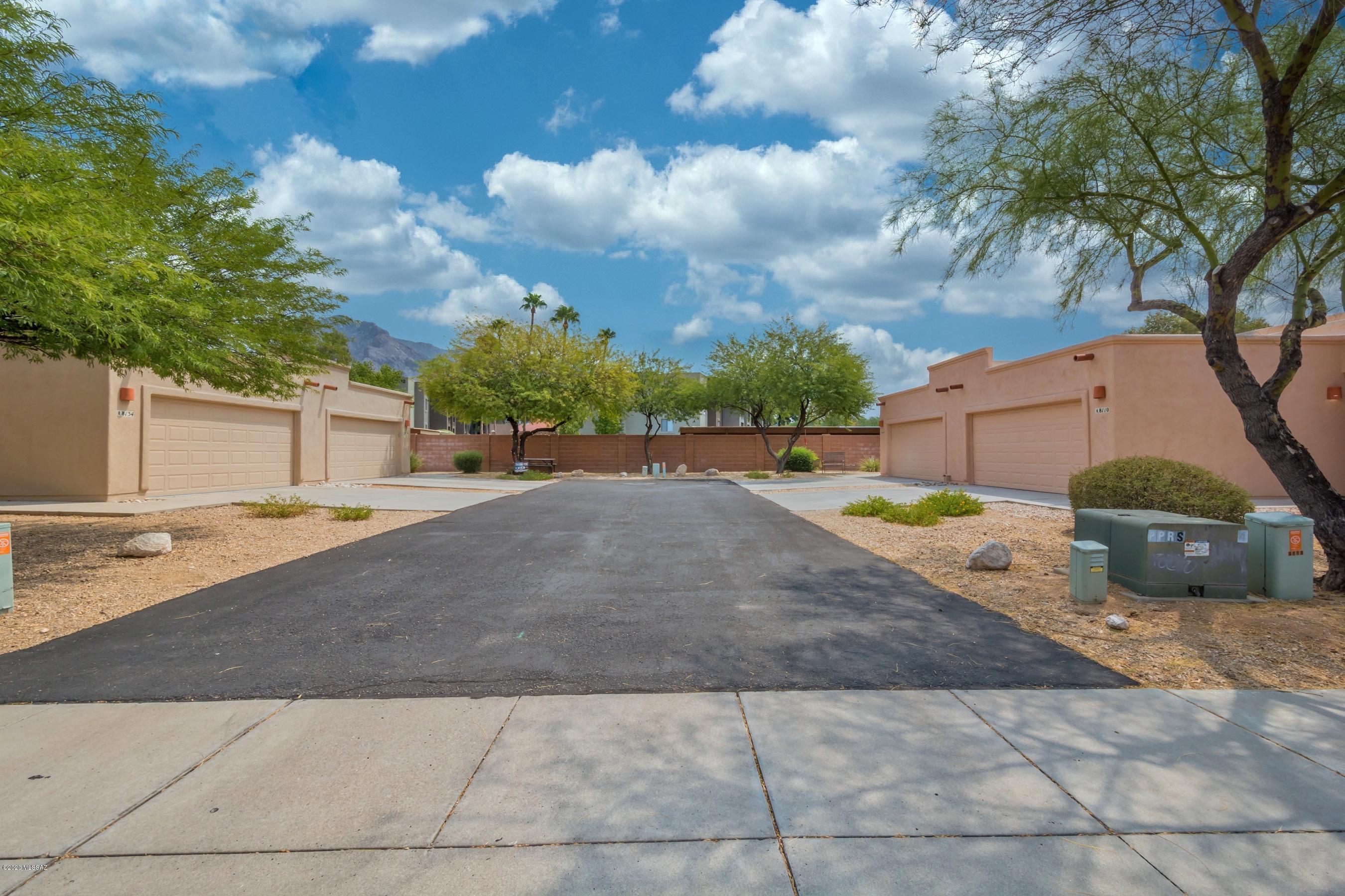 Peppersauce Townhomes(1-21) - Residential